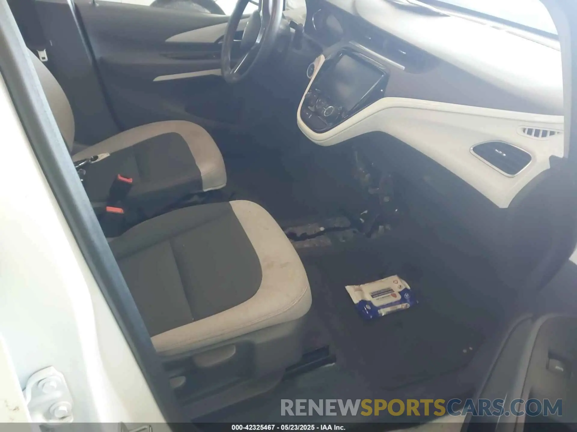 5 Photograph of a damaged car 1G1FY6S04M4110446 CHEVROLET BOLT EV 2021
