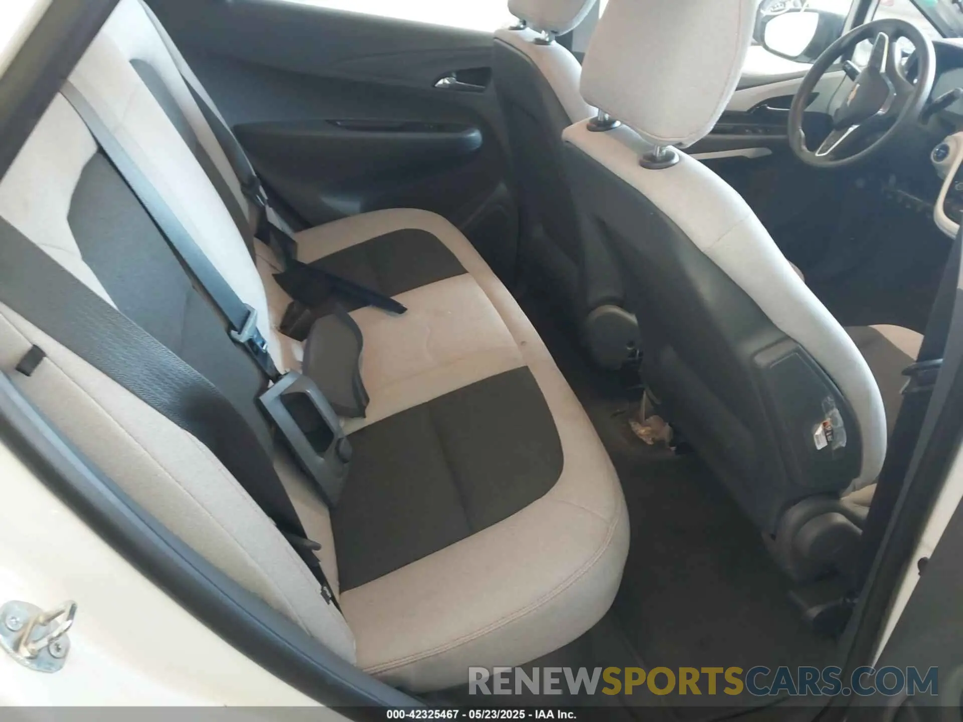 8 Photograph of a damaged car 1G1FY6S04M4110446 CHEVROLET BOLT EV 2021