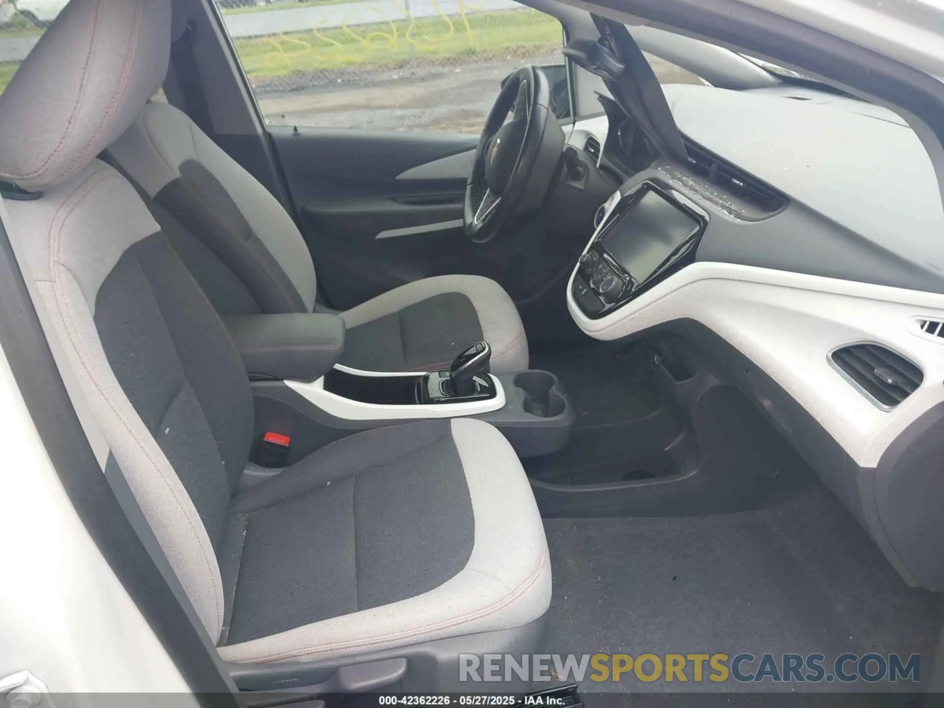 5 Photograph of a damaged car 1G1FY6S05M4101349 CHEVROLET BOLT EV 2021