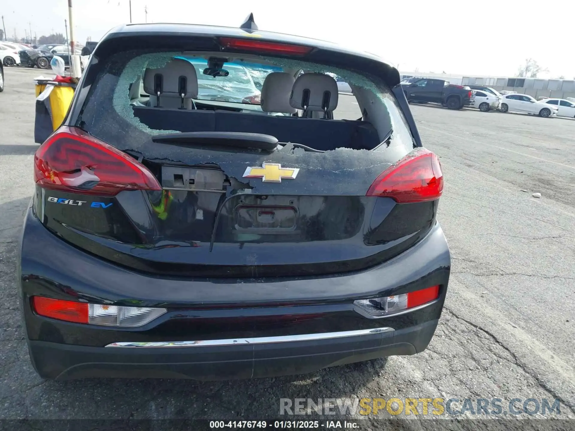 17 Photograph of a damaged car 1G1FY6S06M4101487 CHEVROLET BOLT EV 2021