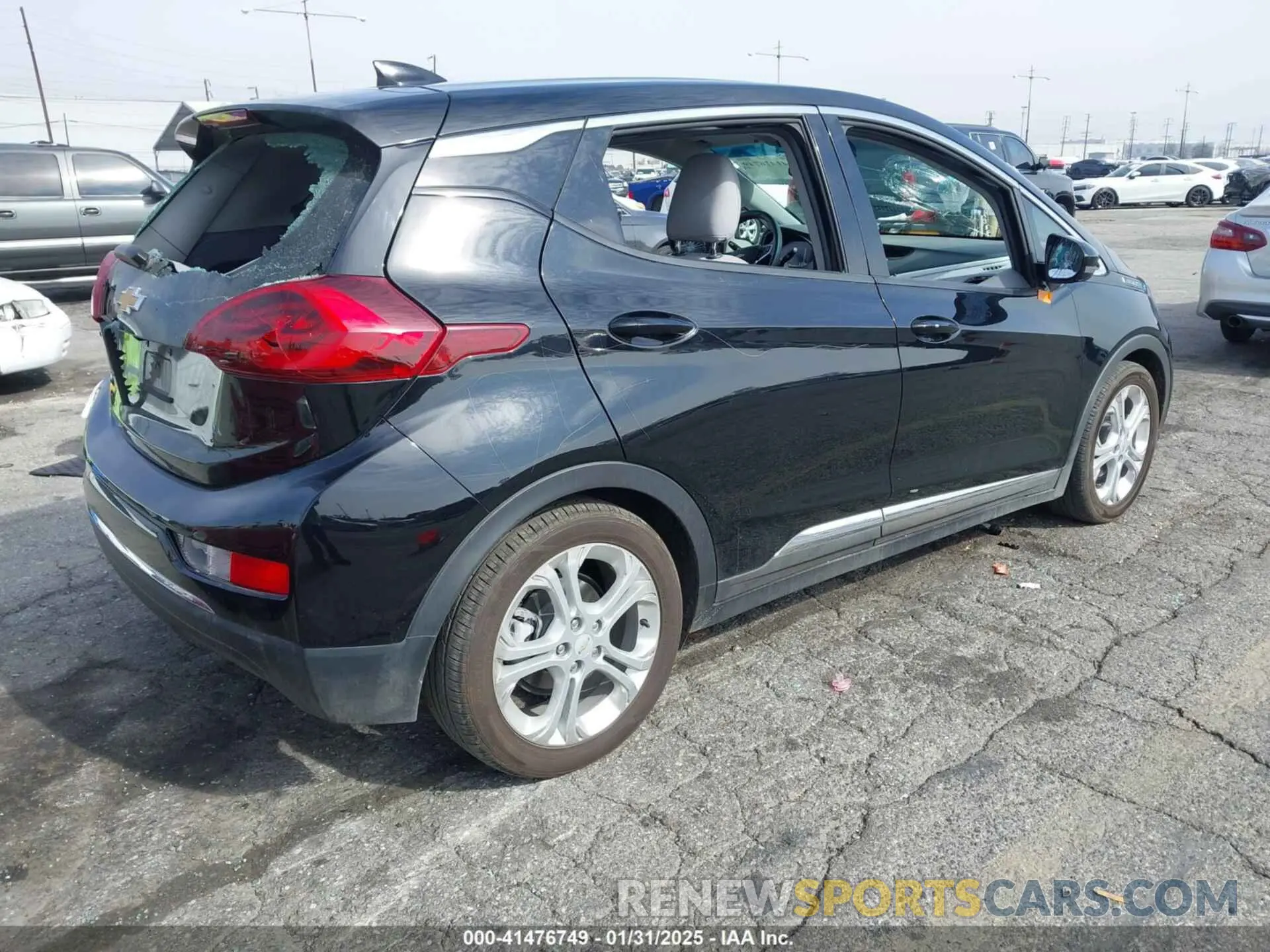 4 Photograph of a damaged car 1G1FY6S06M4101487 CHEVROLET BOLT EV 2021