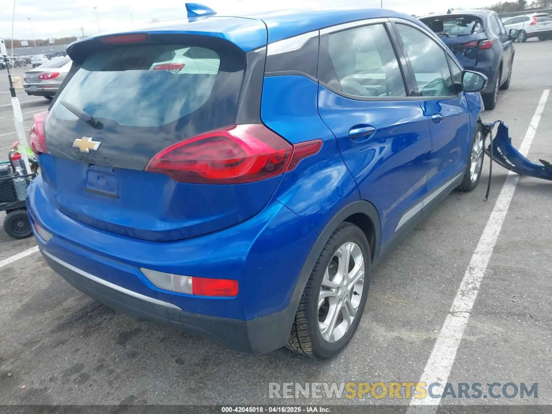 4 Photograph of a damaged car 1G1FY6S08M4112443 CHEVROLET BOLT EV 2021