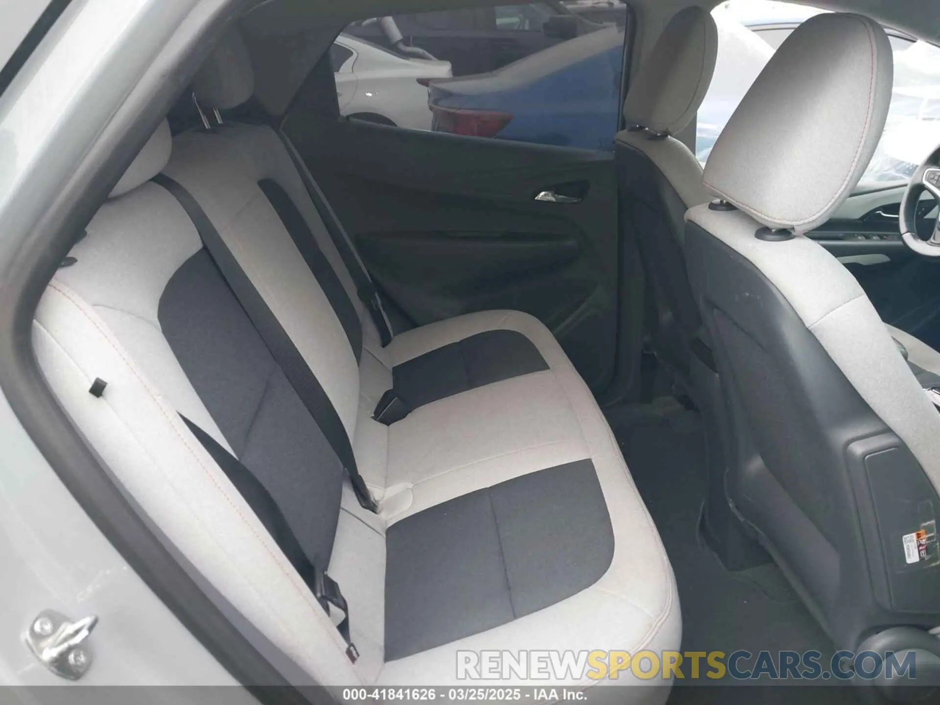 8 Photograph of a damaged car 1G1FY6S09M4106389 CHEVROLET BOLT EV 2021