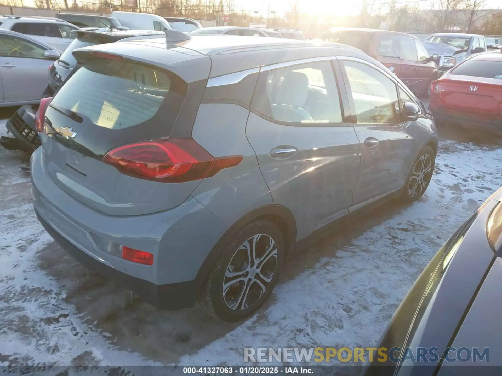 4 Photograph of a damaged car 1G1FZ6S03M4100200 CHEVROLET BOLT EV 2021
