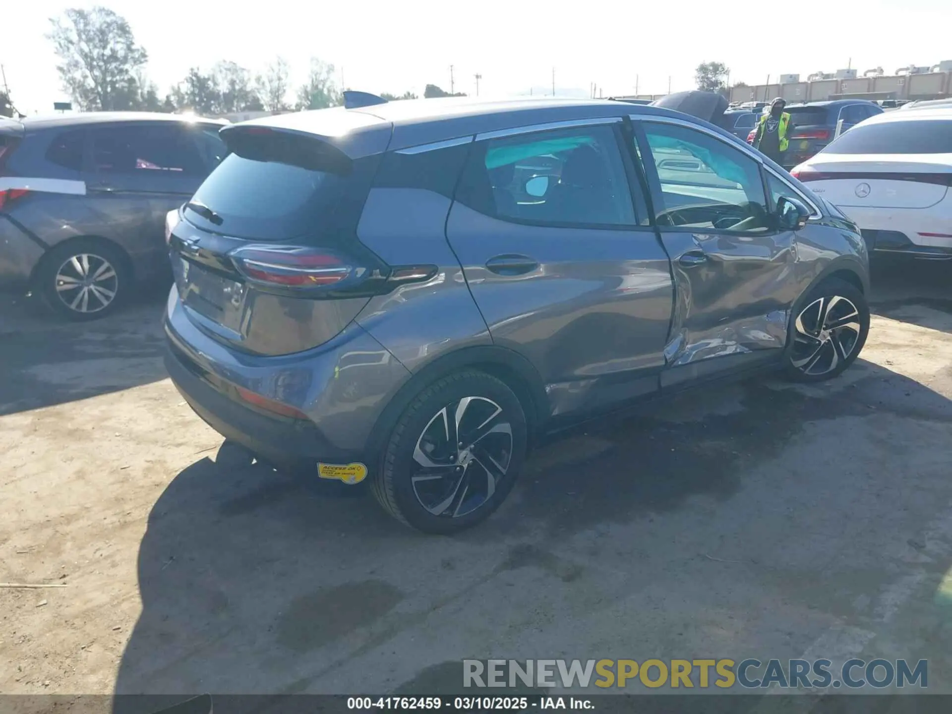 4 Photograph of a damaged car 1G1FX6S00N4104339 CHEVROLET BOLT EV 2022