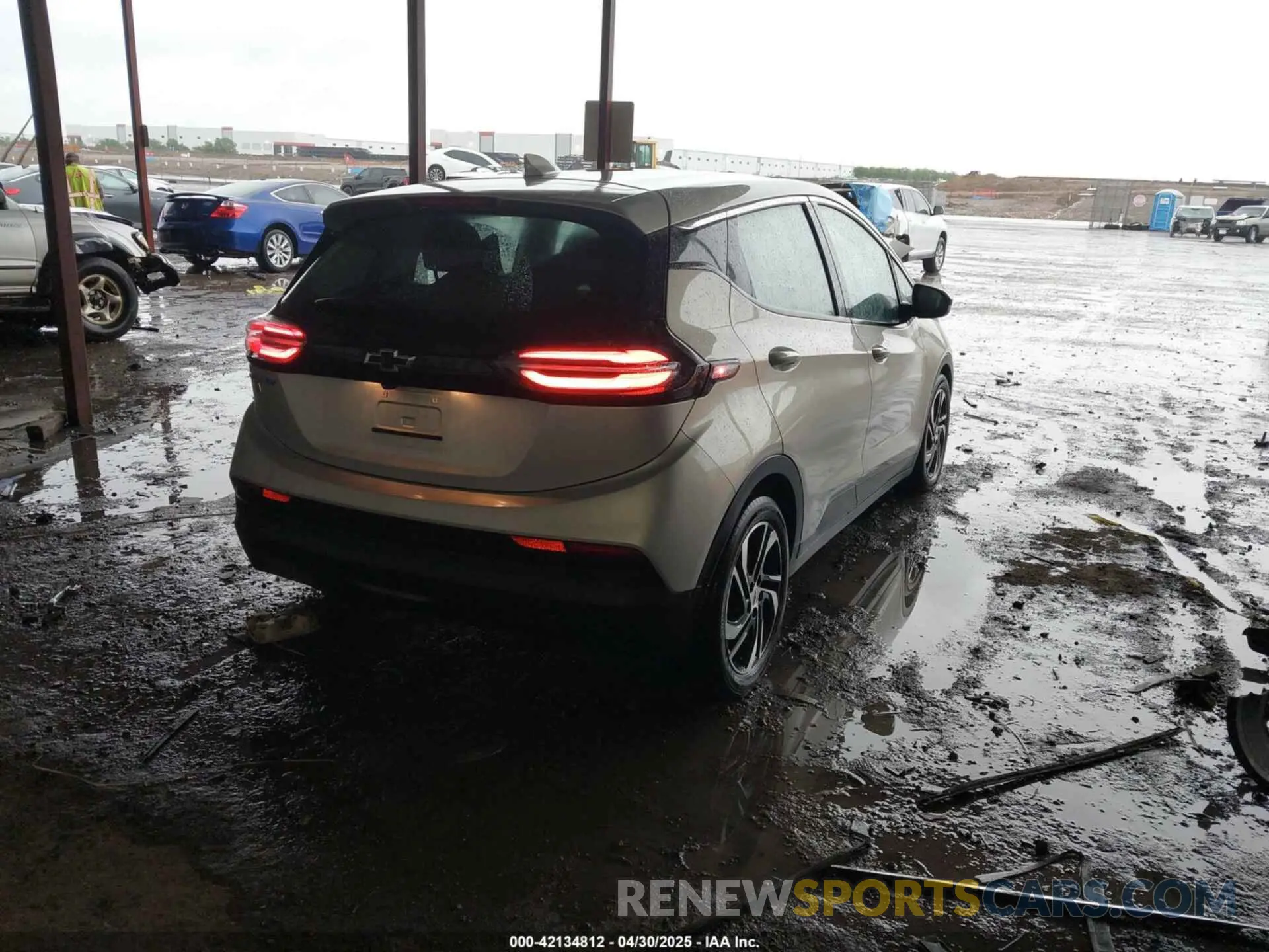 4 Photograph of a damaged car 1G1FW6S05P4169385 CHEVROLET BOLT EV 2023
