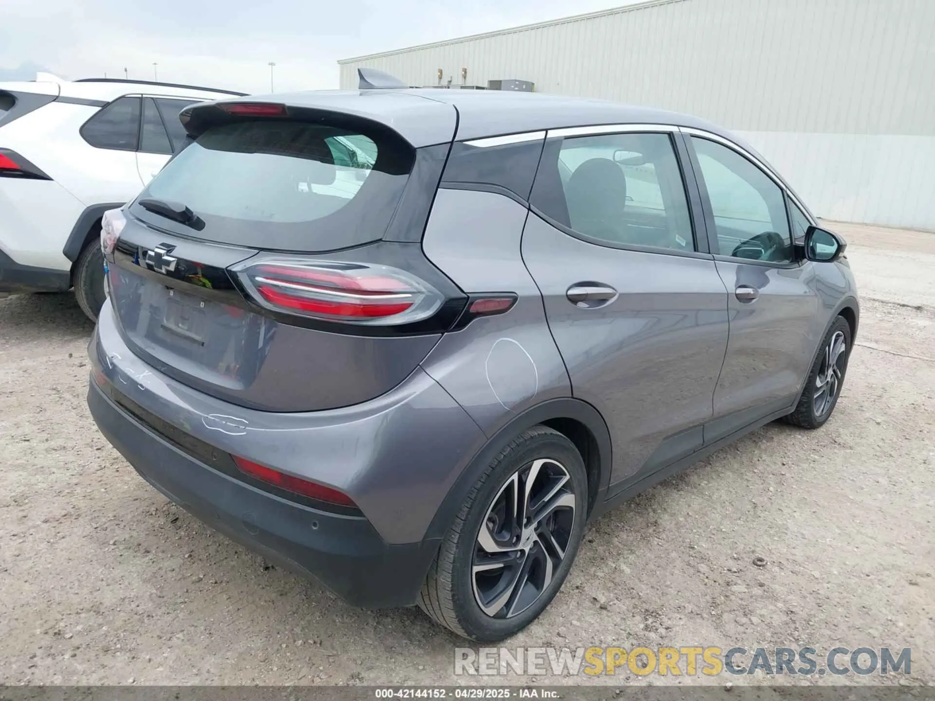 4 Photograph of a damaged car 1G1FX6S00P4143404 CHEVROLET BOLT EV 2023