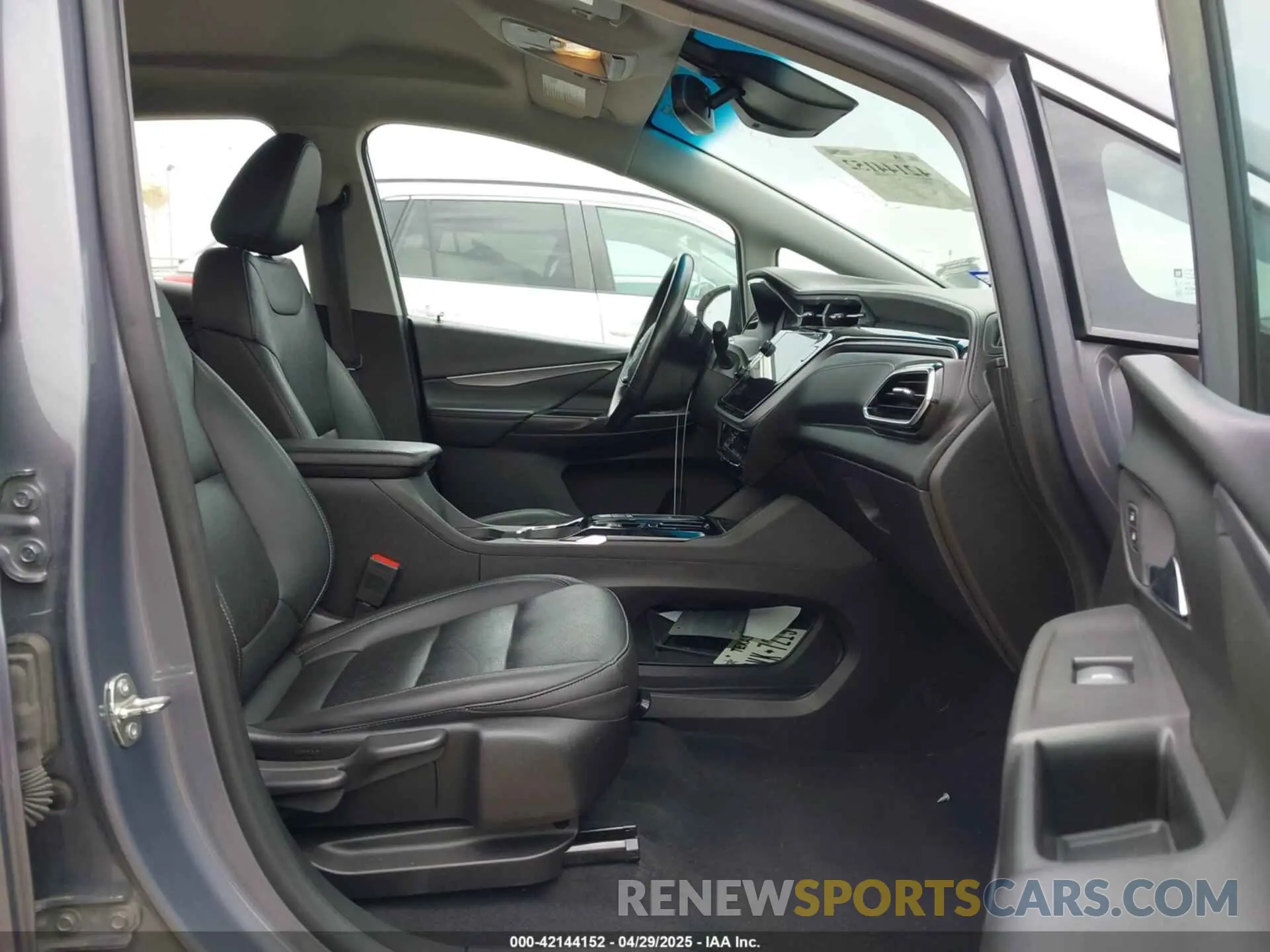 5 Photograph of a damaged car 1G1FX6S00P4143404 CHEVROLET BOLT EV 2023