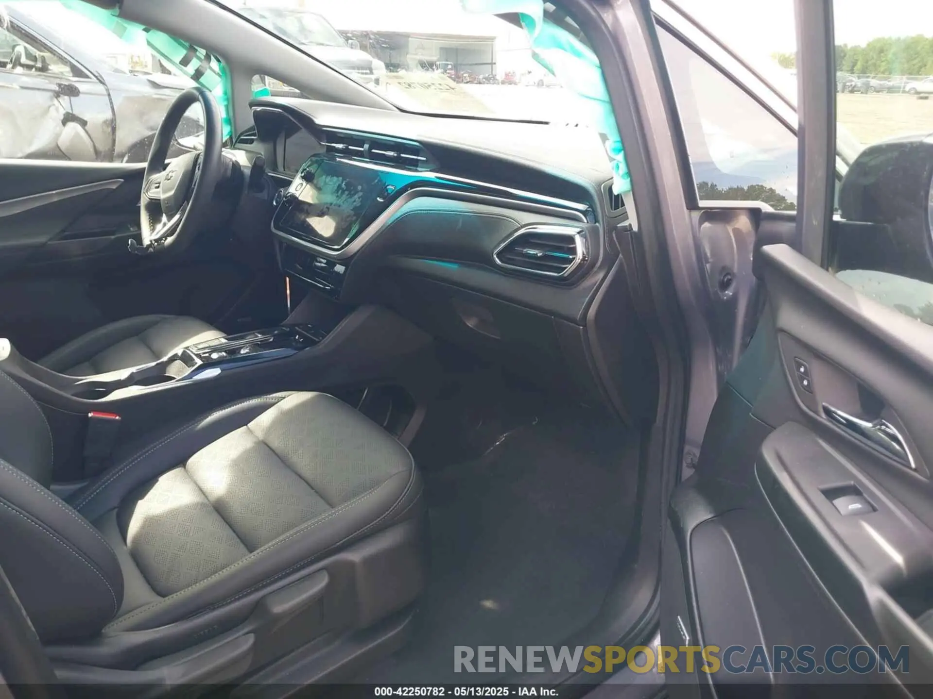 5 Photograph of a damaged car 1G1FX6S00P4173177 CHEVROLET BOLT EV 2023