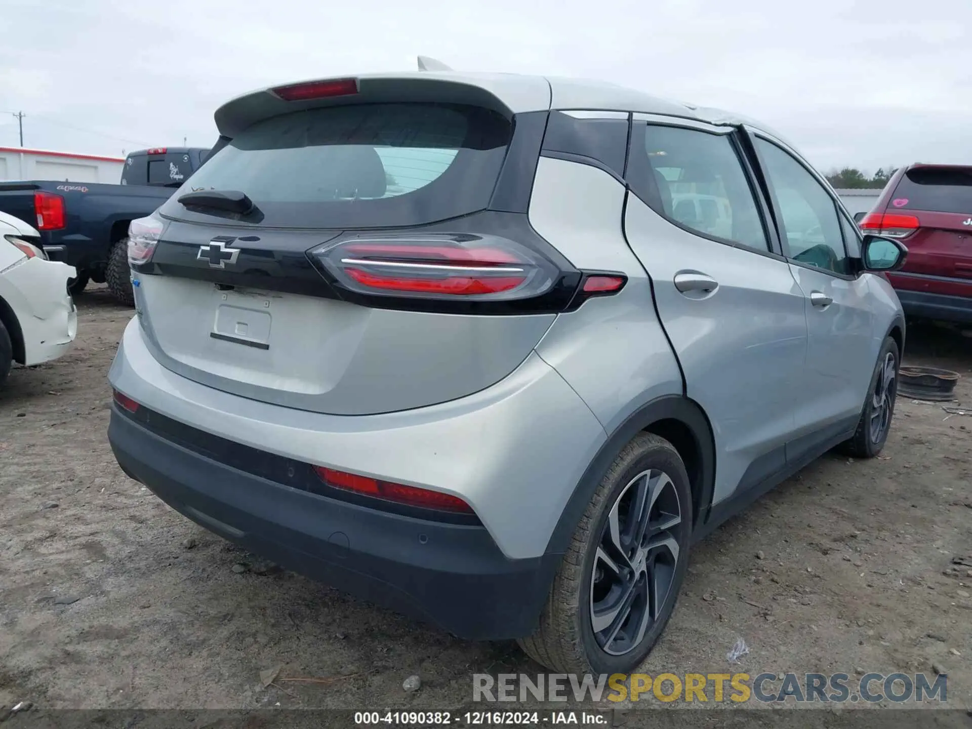 4 Photograph of a damaged car 1G1FX6S01P4155450 CHEVROLET BOLT EV 2023