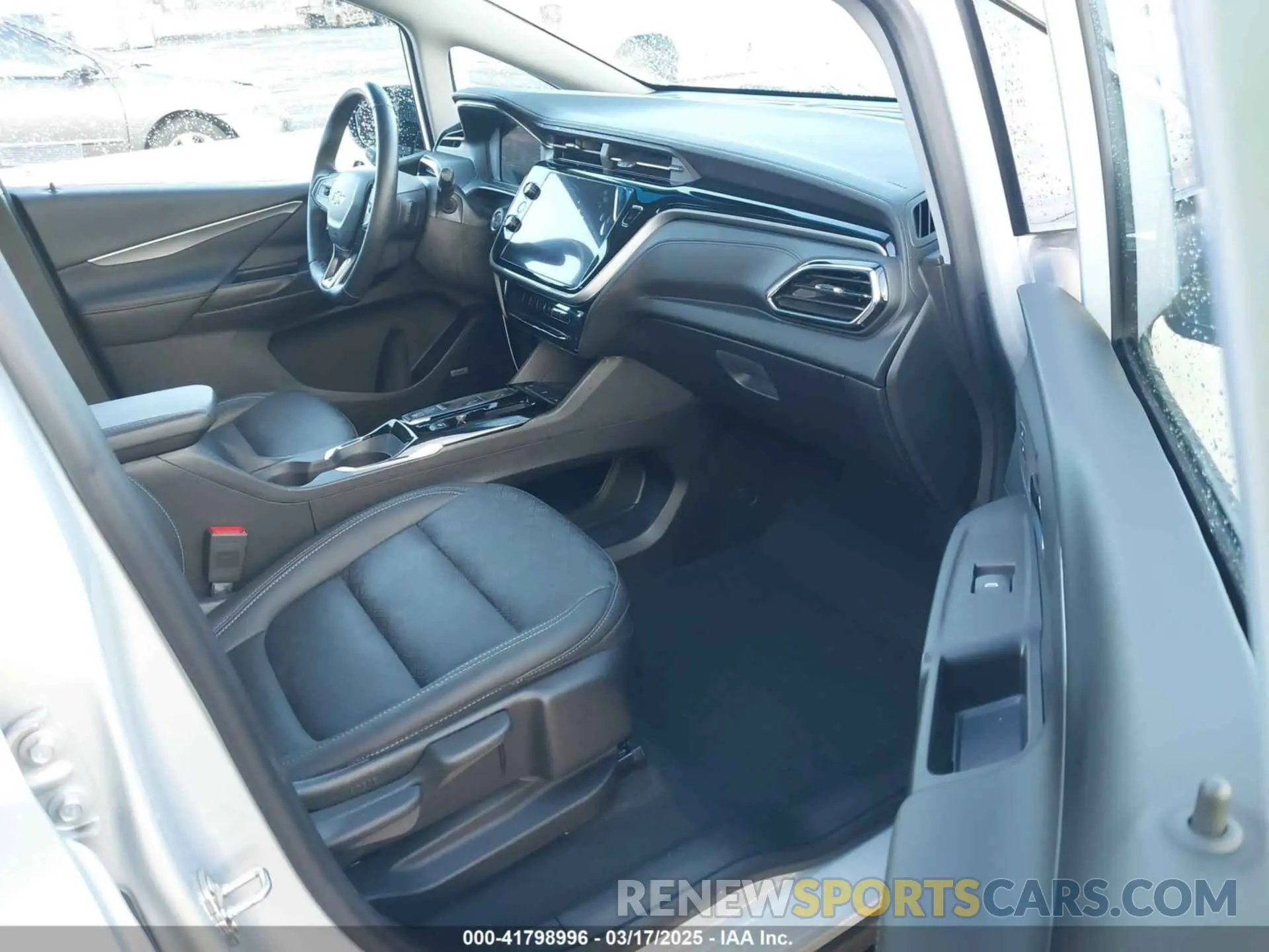 5 Photograph of a damaged car 1G1FX6S01P4206414 CHEVROLET BOLT EV 2023