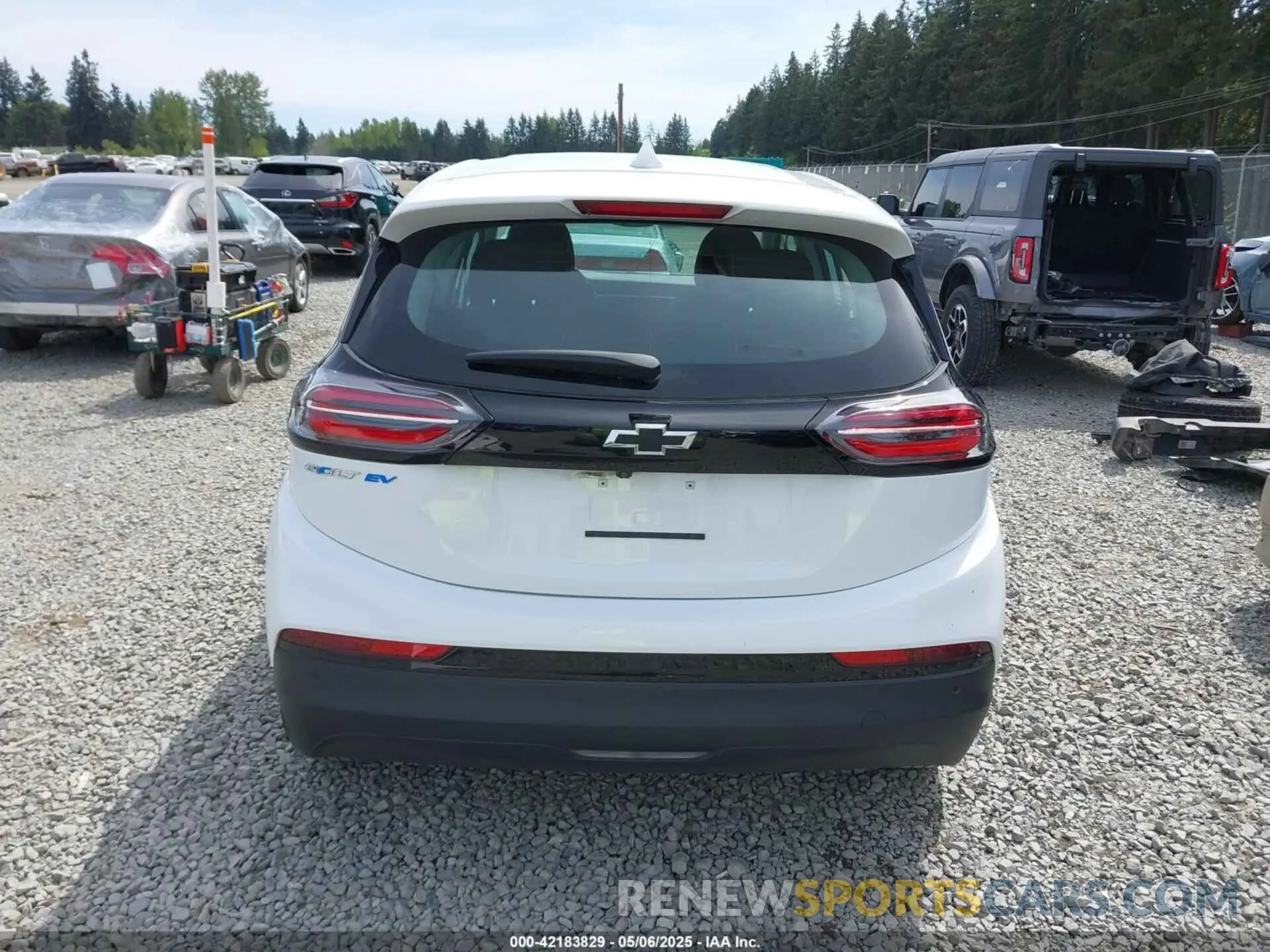 17 Photograph of a damaged car 1G1FX6S03P4202347 CHEVROLET BOLT EV 2023