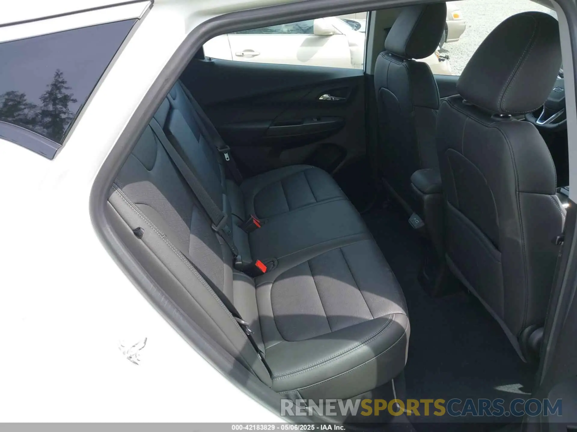 8 Photograph of a damaged car 1G1FX6S03P4202347 CHEVROLET BOLT EV 2023