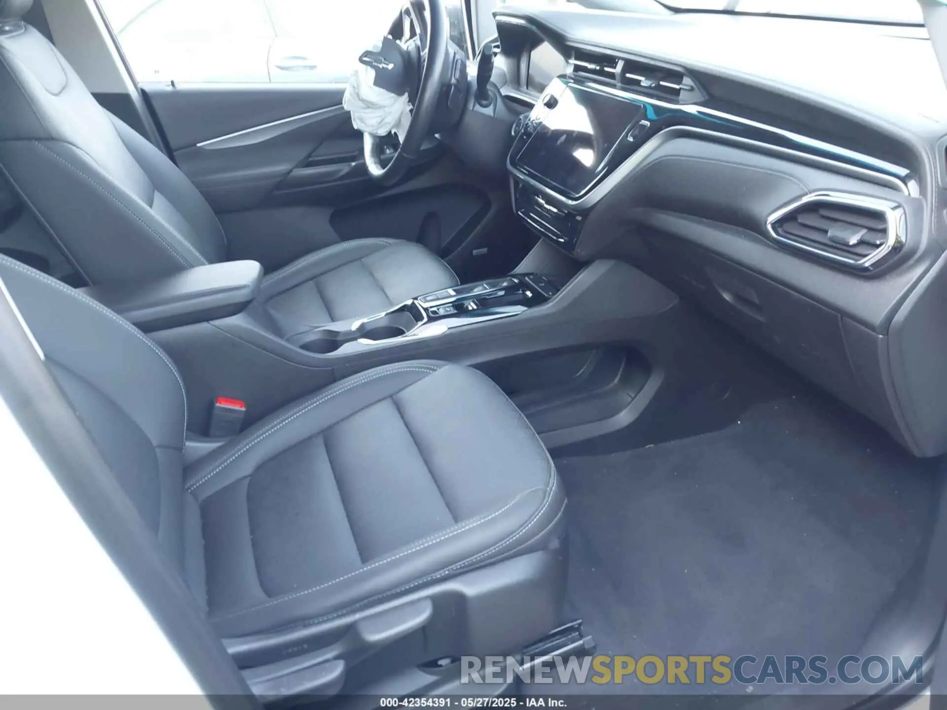 5 Photograph of a damaged car 1G1FX6S04P4176695 CHEVROLET BOLT EV 2023