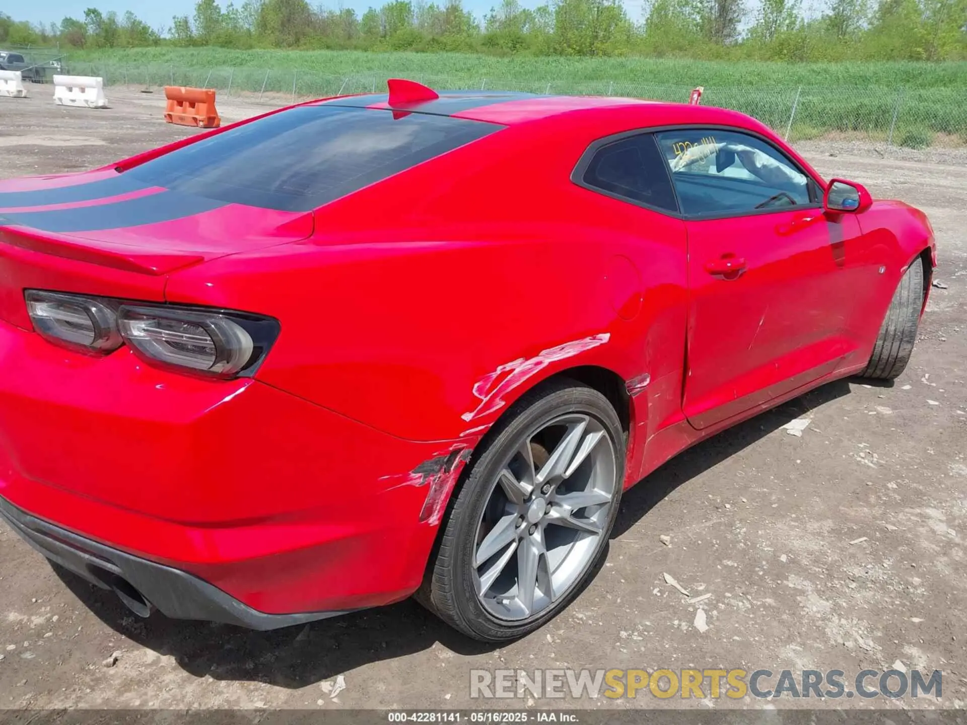 18 Photograph of a damaged car 1G1FA1RX4K0136205 CHEVROLET CAMARO 2019