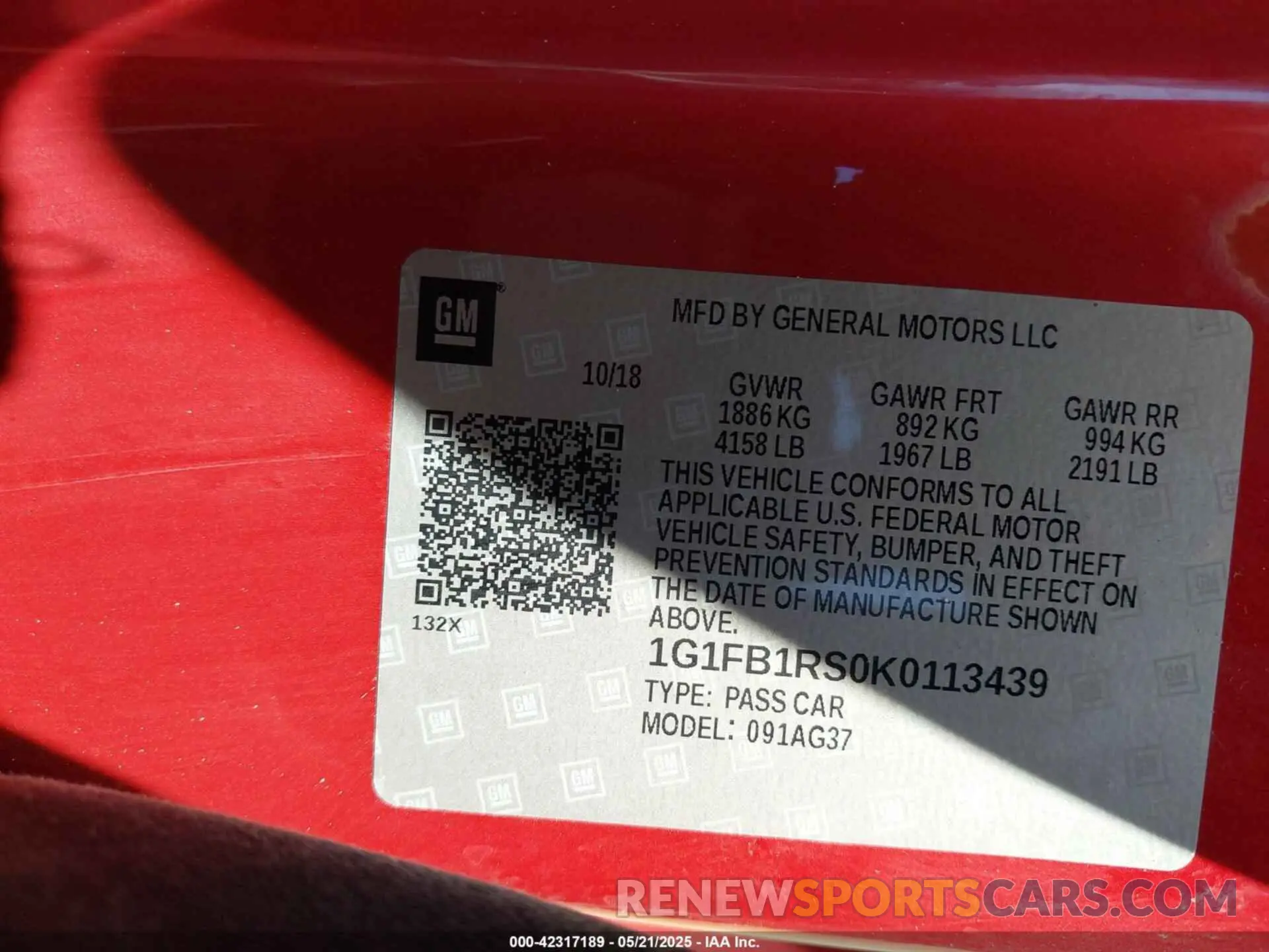 9 Photograph of a damaged car 1G1FB1RS0K0113439 CHEVROLET CAMARO 2019