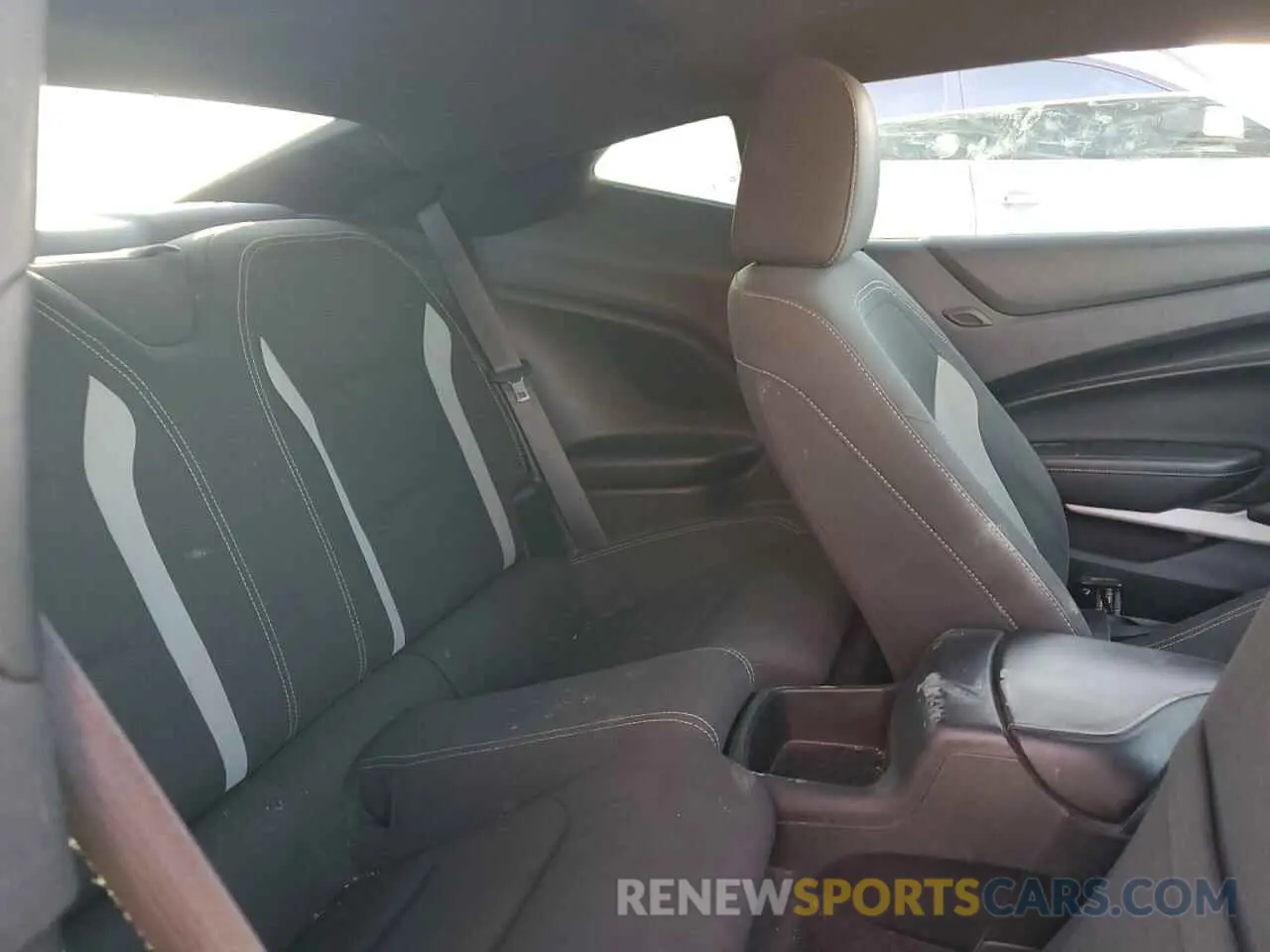 10 Photograph of a damaged car 1G1FB1RS1K0102921 CHEVROLET CAMARO 2019