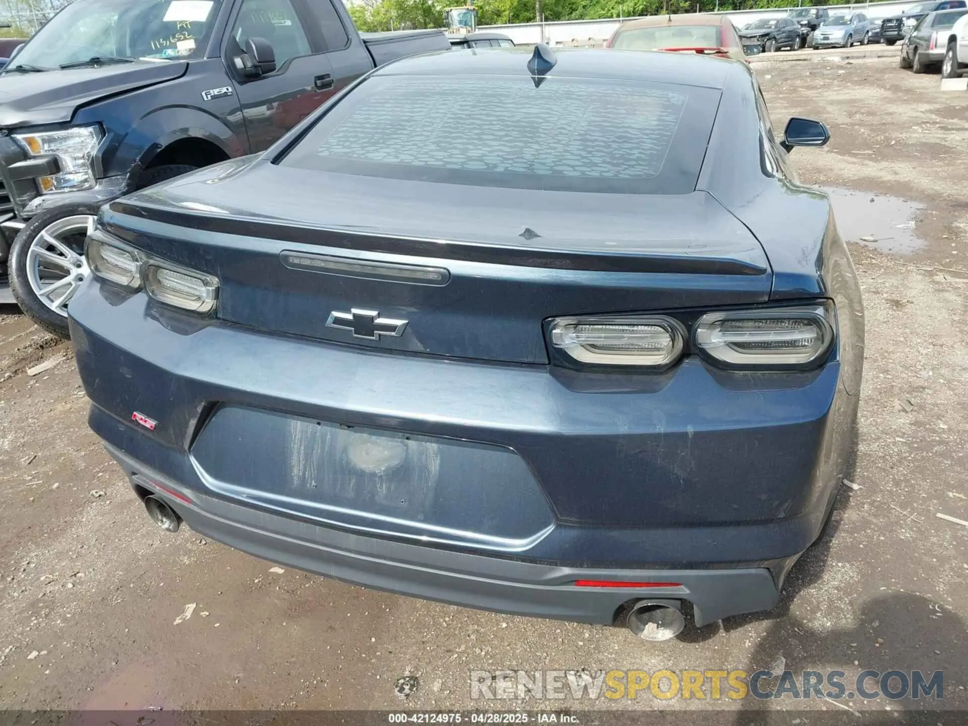 17 Photograph of a damaged car 1G1FB1RS4K0148193 CHEVROLET CAMARO 2019