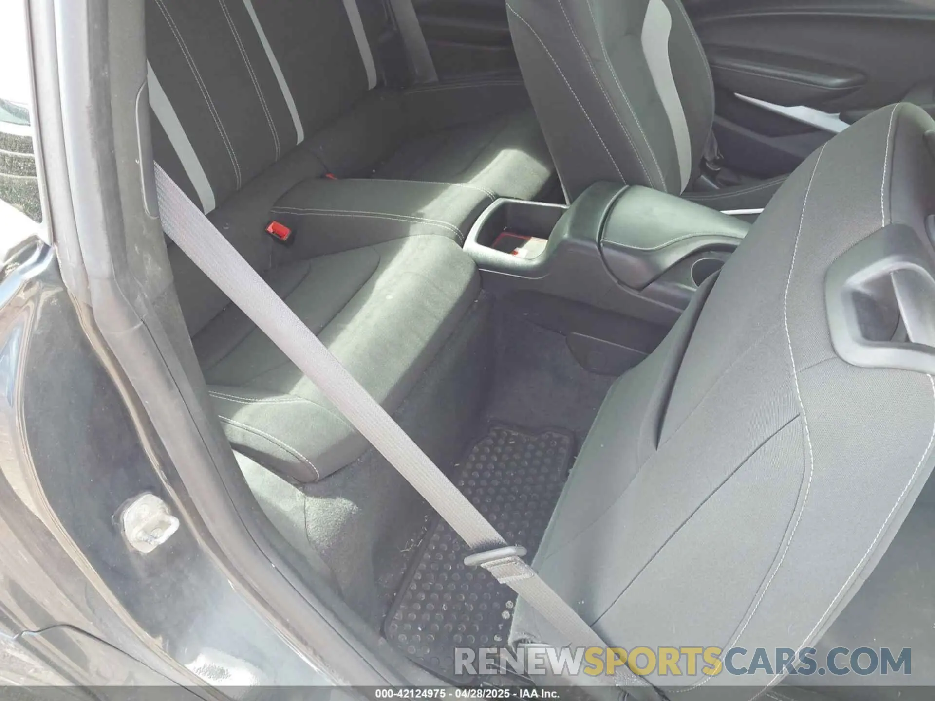 8 Photograph of a damaged car 1G1FB1RS4K0148193 CHEVROLET CAMARO 2019