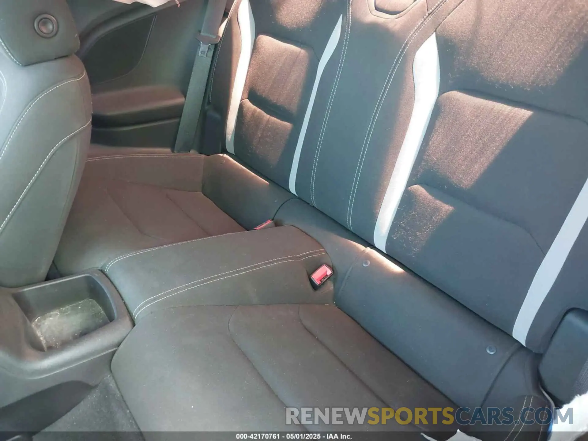 8 Photograph of a damaged car 1G1FB1RS6K0143738 CHEVROLET CAMARO 2019