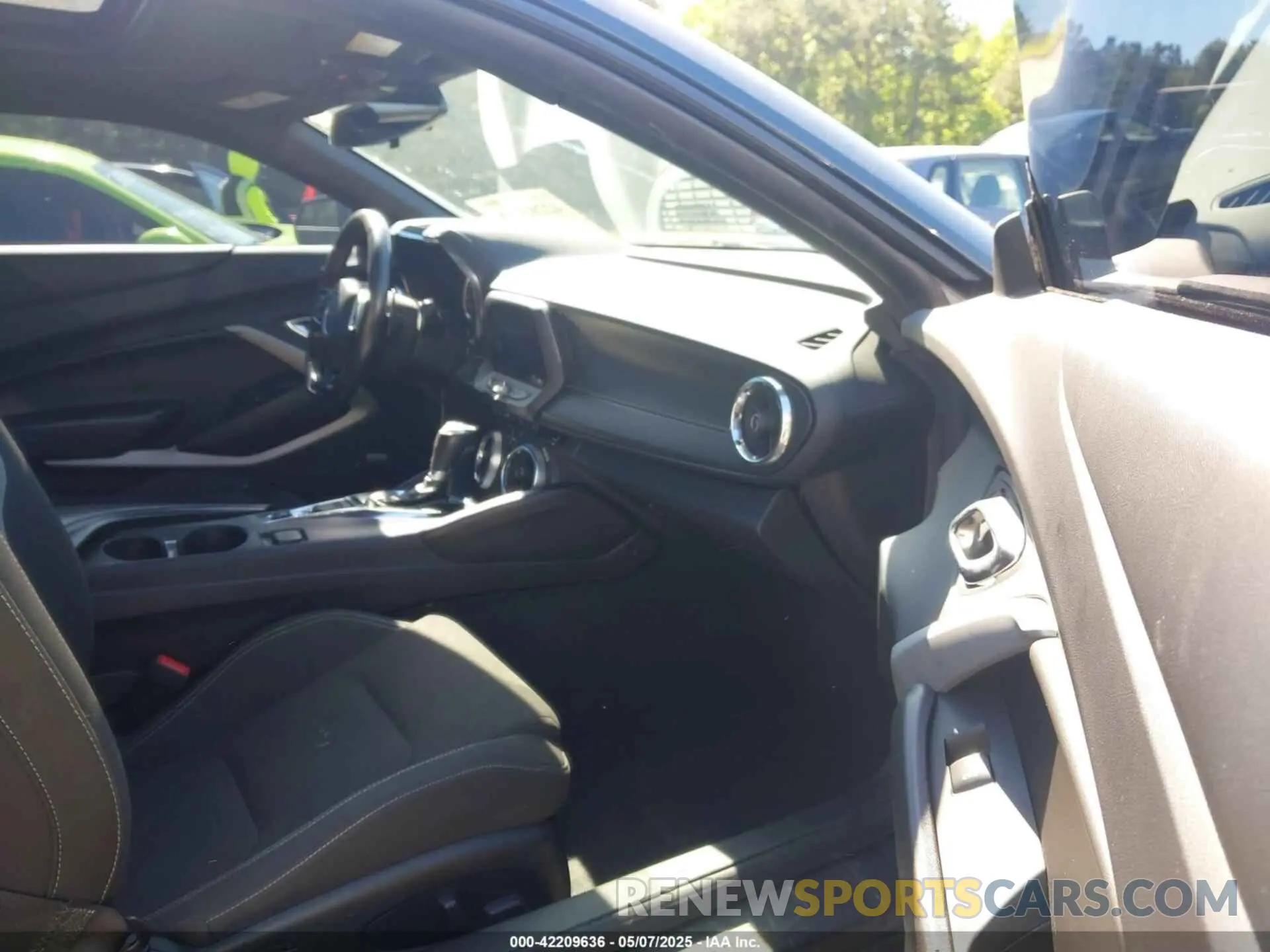 5 Photograph of a damaged car 1G1FB1RS6K0151533 CHEVROLET CAMARO 2019