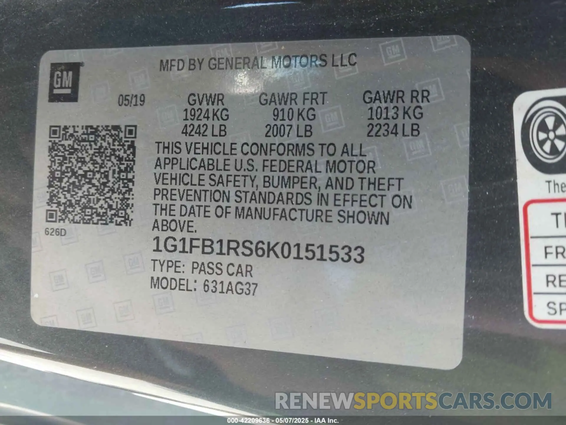 9 Photograph of a damaged car 1G1FB1RS6K0151533 CHEVROLET CAMARO 2019