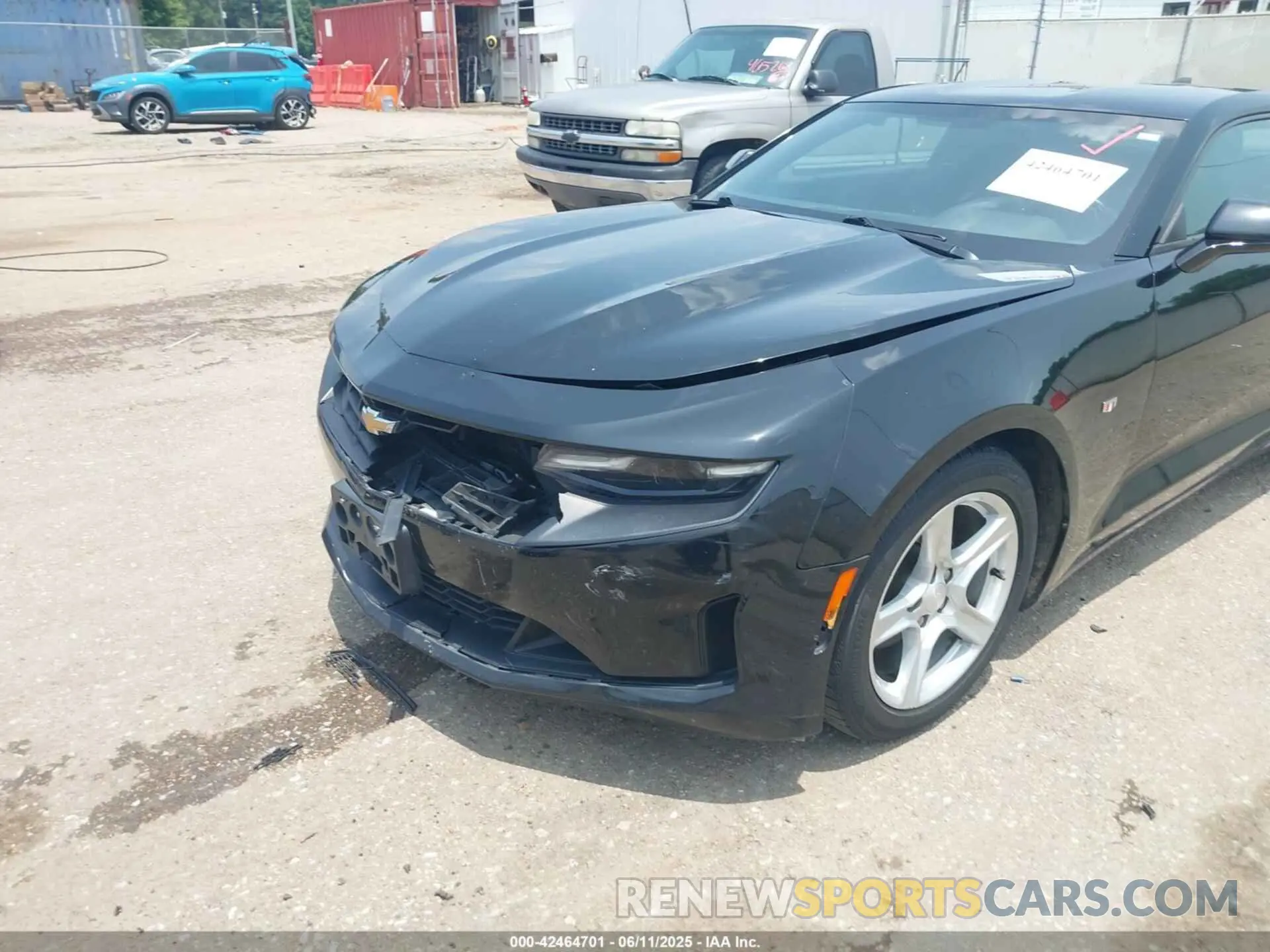 17 Photograph of a damaged car 1G1FB1RS9K0109955 CHEVROLET CAMARO 2019