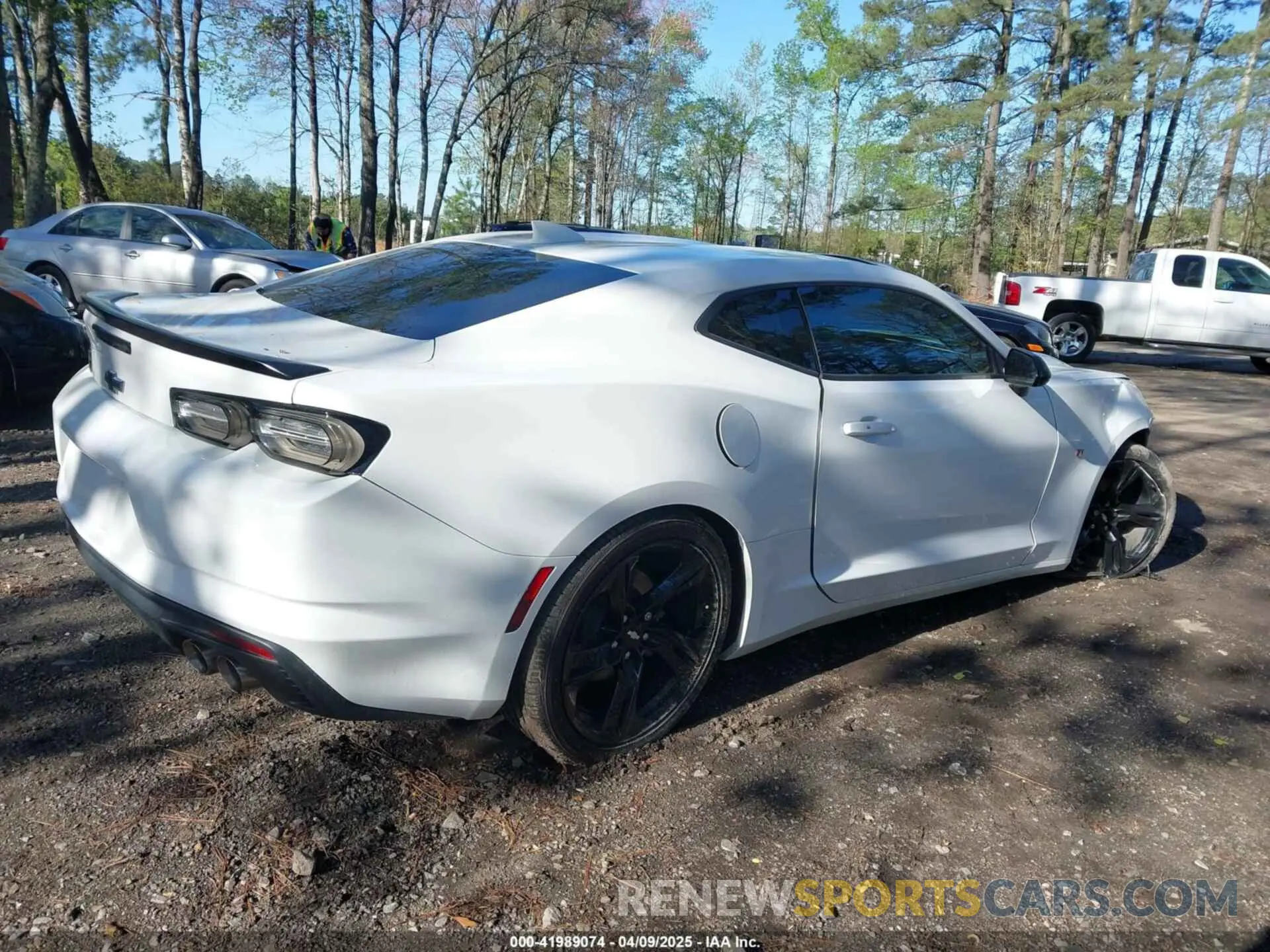 4 Photograph of a damaged car 1G1FB1RS9K0139764 CHEVROLET CAMARO 2019