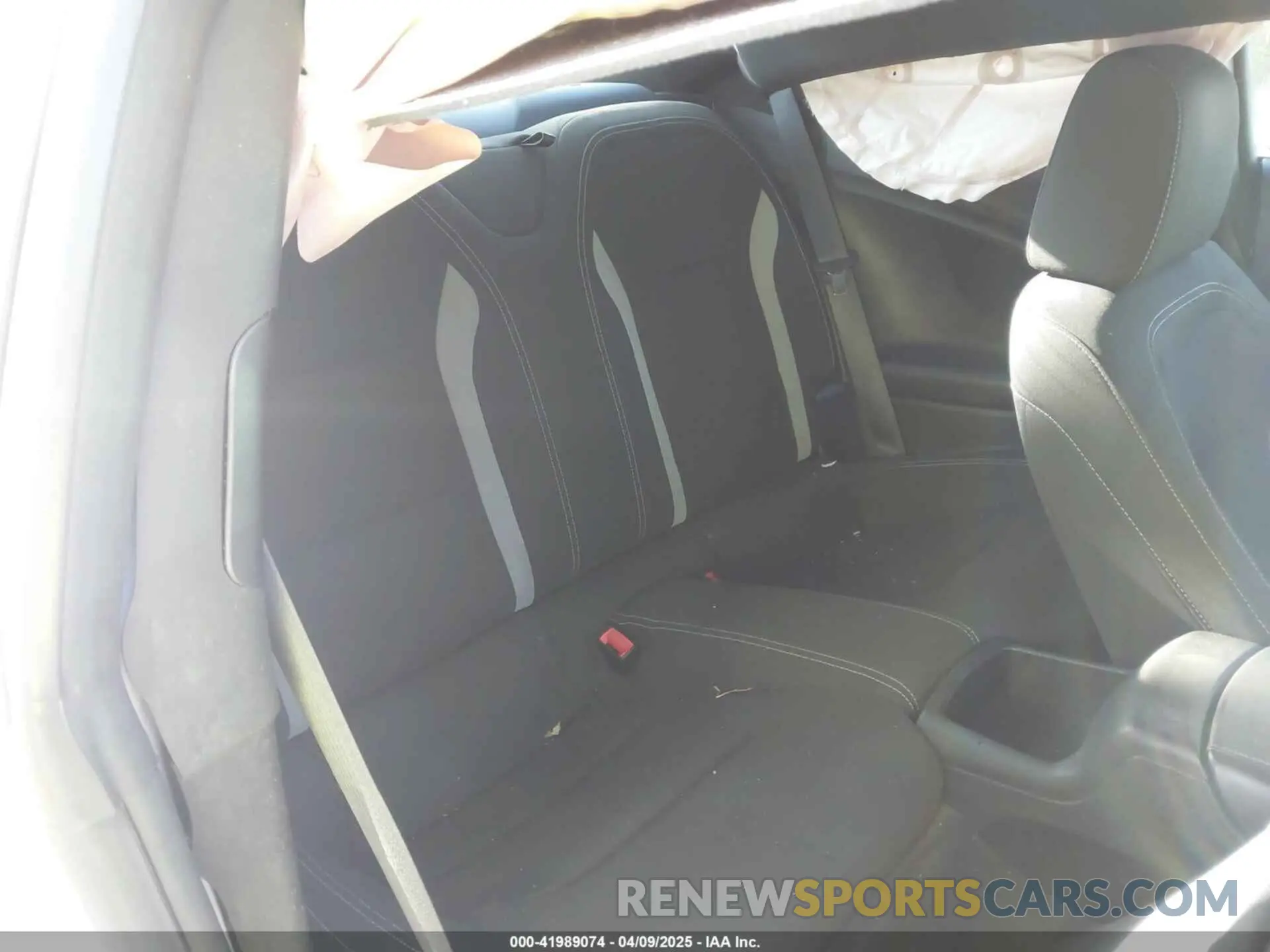 8 Photograph of a damaged car 1G1FB1RS9K0139764 CHEVROLET CAMARO 2019