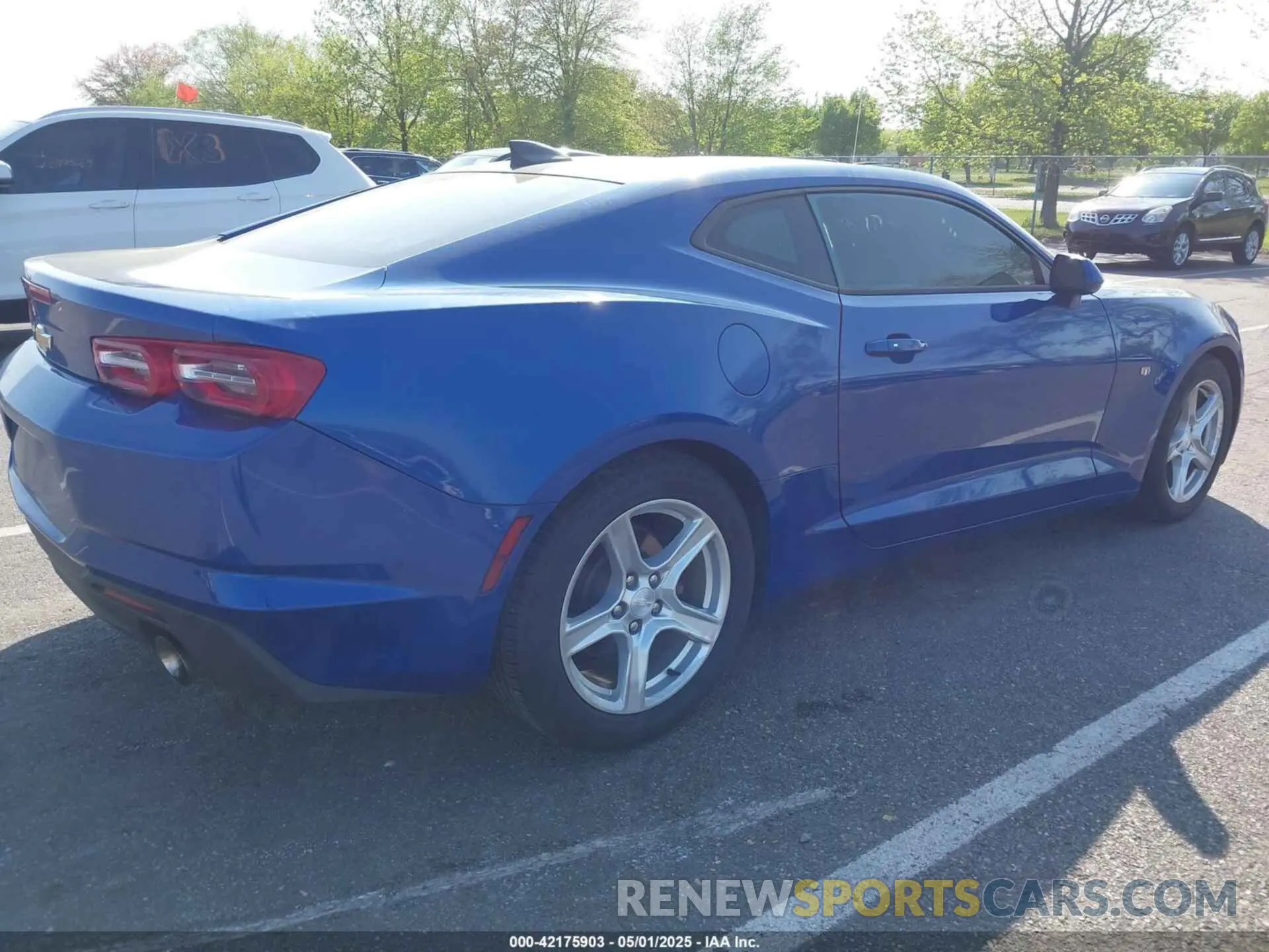 4 Photograph of a damaged car 1G1FB1RX0K0113565 CHEVROLET CAMARO 2019