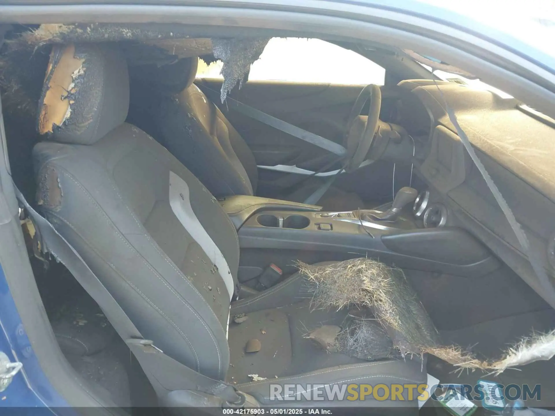 5 Photograph of a damaged car 1G1FB1RX0K0113565 CHEVROLET CAMARO 2019