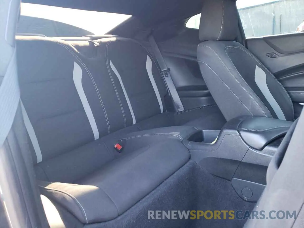 10 Photograph of a damaged car 1G1FB1RX0K0130401 CHEVROLET CAMARO 2019