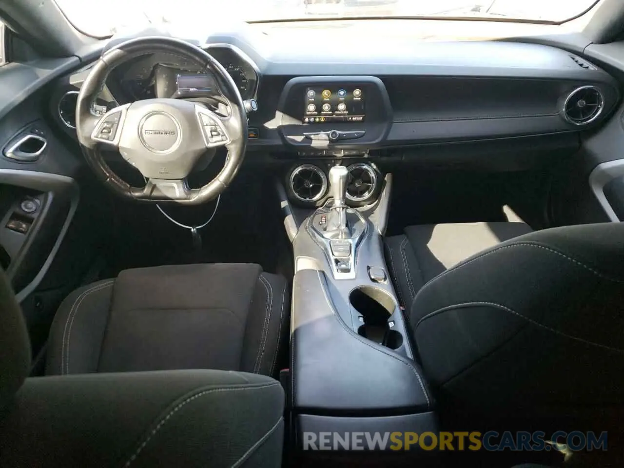 8 Photograph of a damaged car 1G1FB1RX0K0130401 CHEVROLET CAMARO 2019