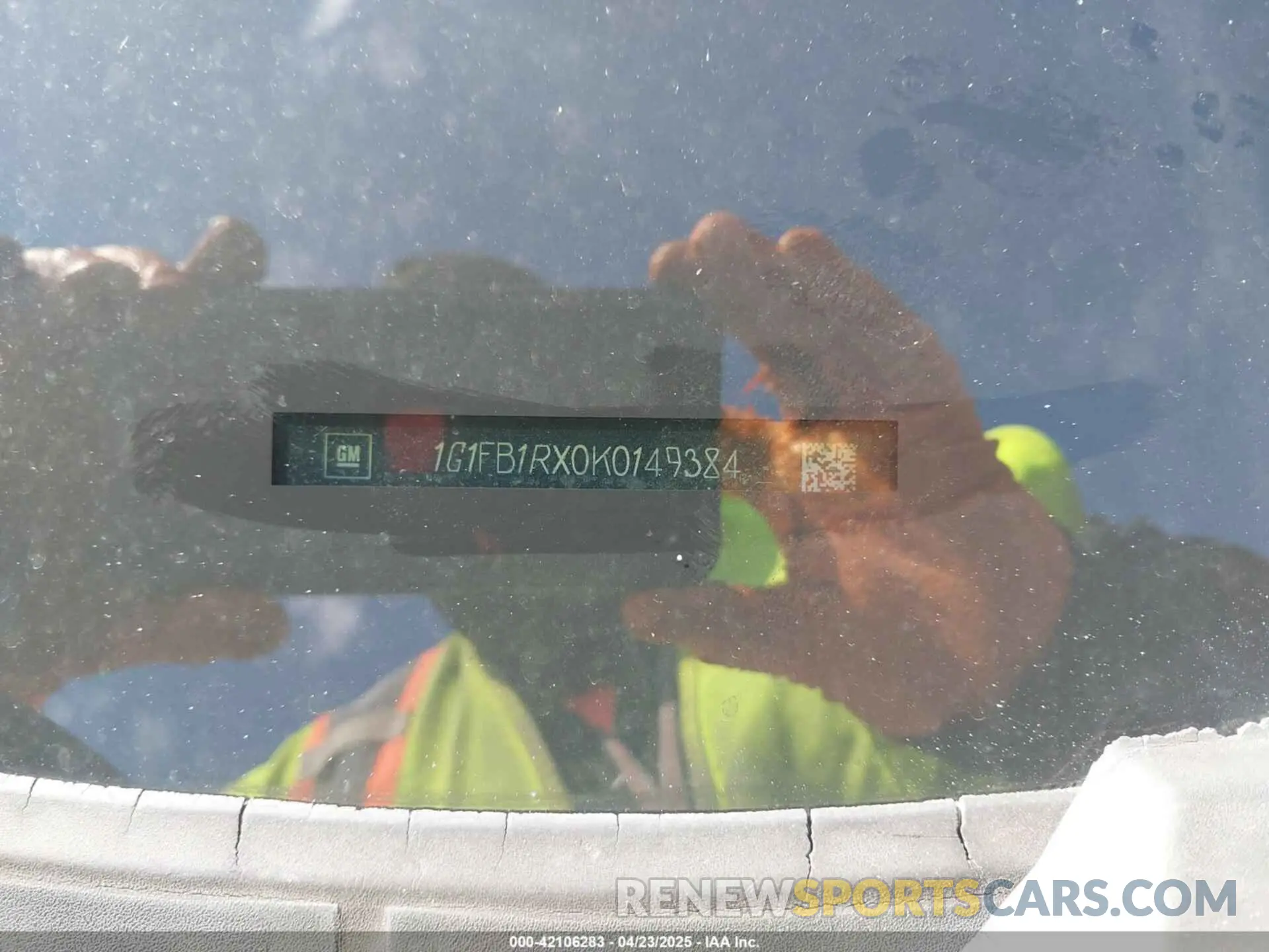 9 Photograph of a damaged car 1G1FB1RX0K0149384 CHEVROLET CAMARO 2019