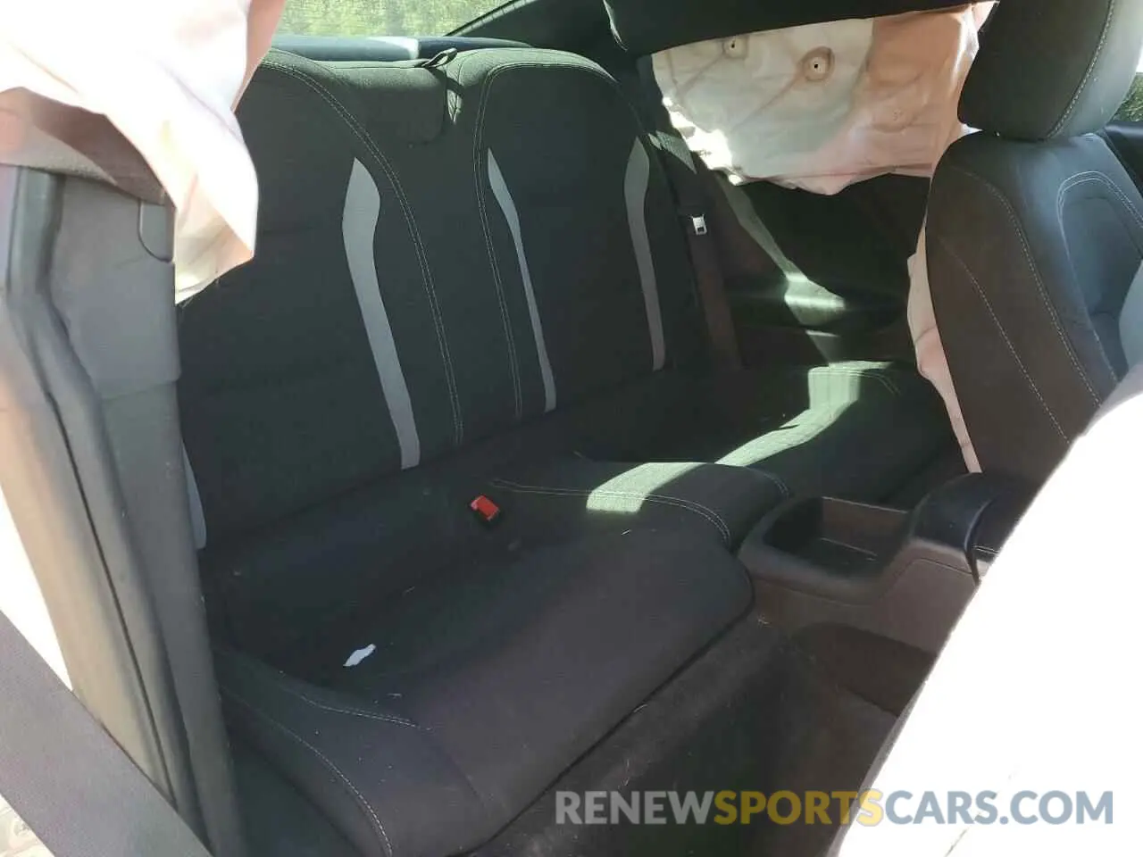 10 Photograph of a damaged car 1G1FB1RX1K0117785 CHEVROLET CAMARO 2019