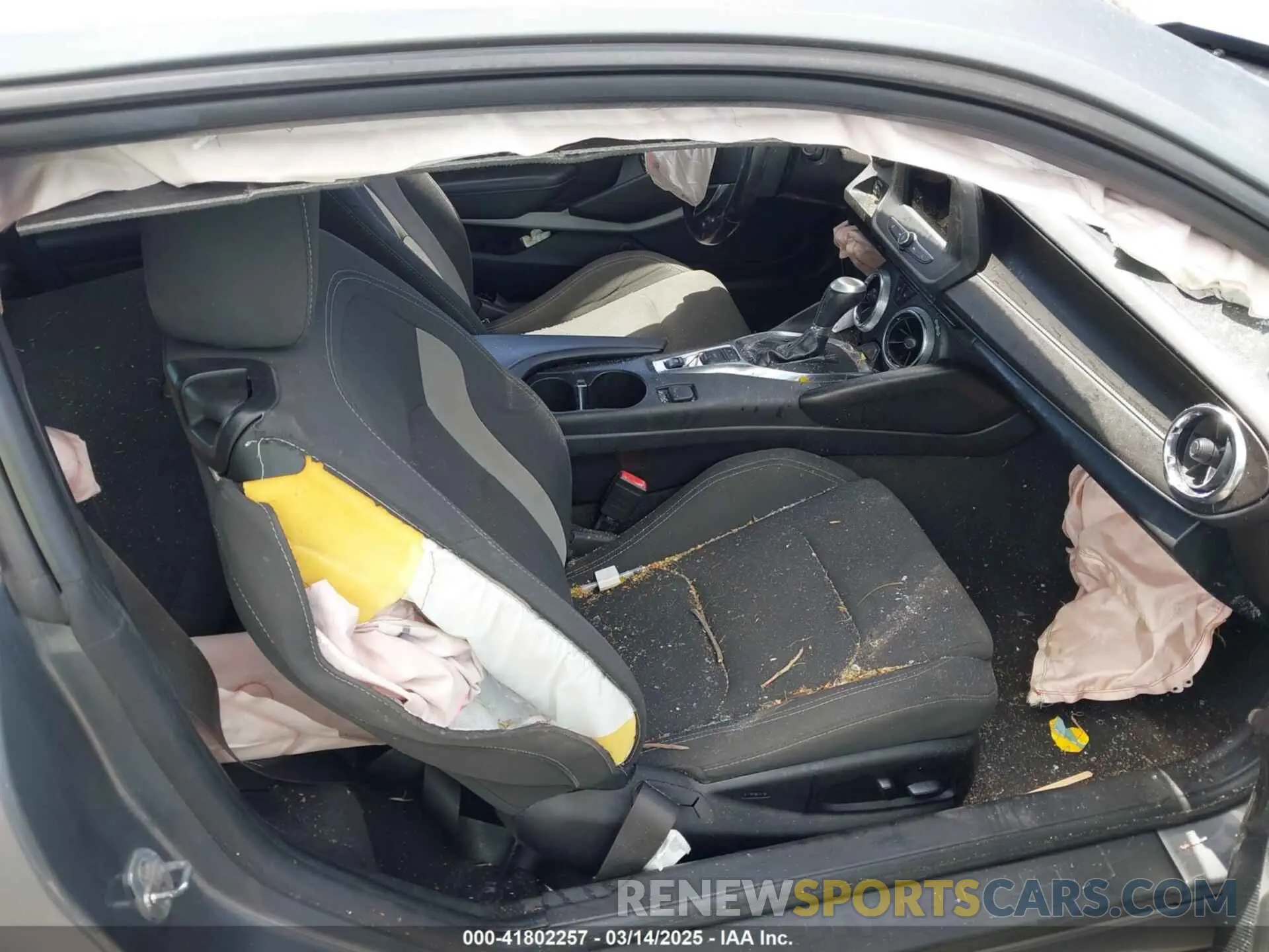 5 Photograph of a damaged car 1G1FB1RX4K0122379 CHEVROLET CAMARO 2019