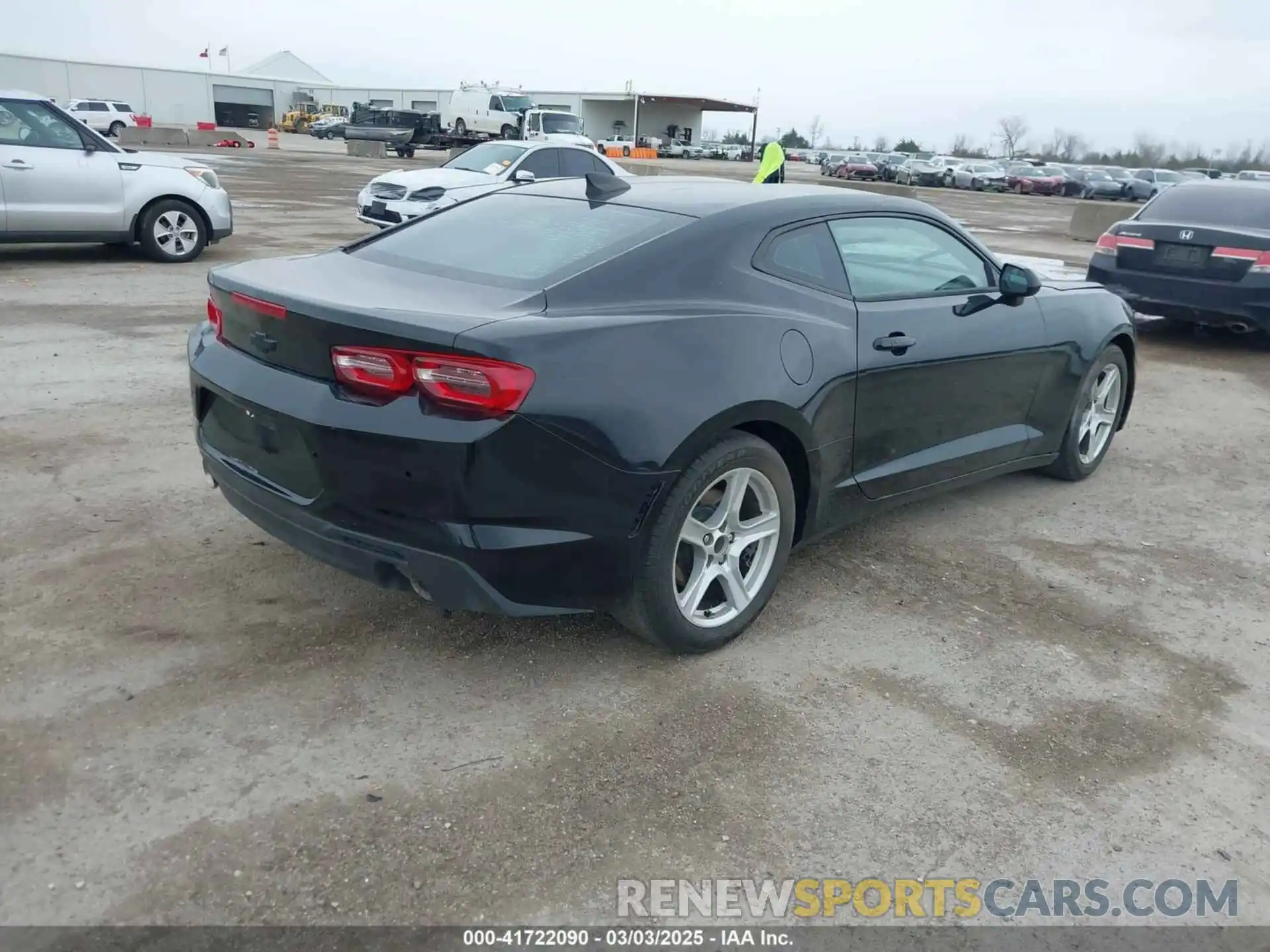 4 Photograph of a damaged car 1G1FB1RX5K0119622 CHEVROLET CAMARO 2019