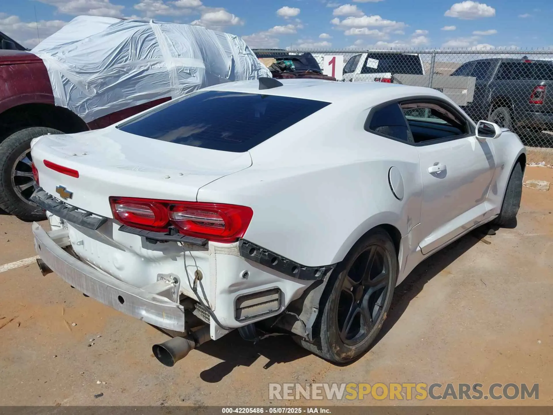 4 Photograph of a damaged car 1G1FB1RX6K0103641 CHEVROLET CAMARO 2019