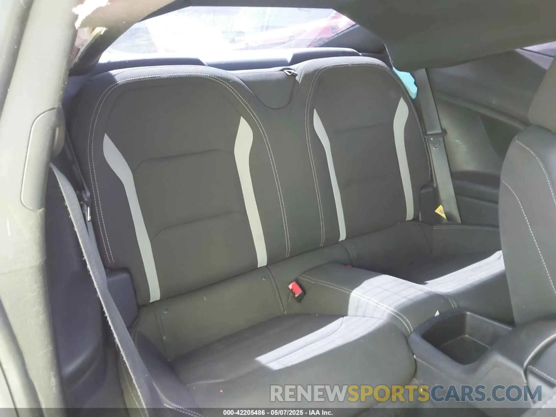 8 Photograph of a damaged car 1G1FB1RX6K0103641 CHEVROLET CAMARO 2019