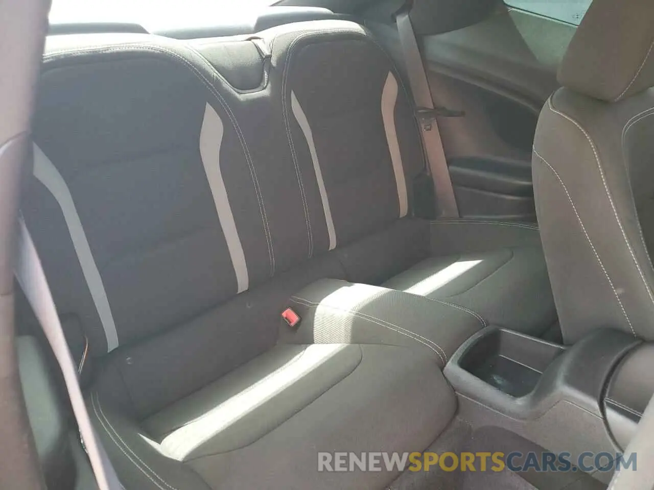 10 Photograph of a damaged car 1G1FB1RX7K0120982 CHEVROLET CAMARO 2019
