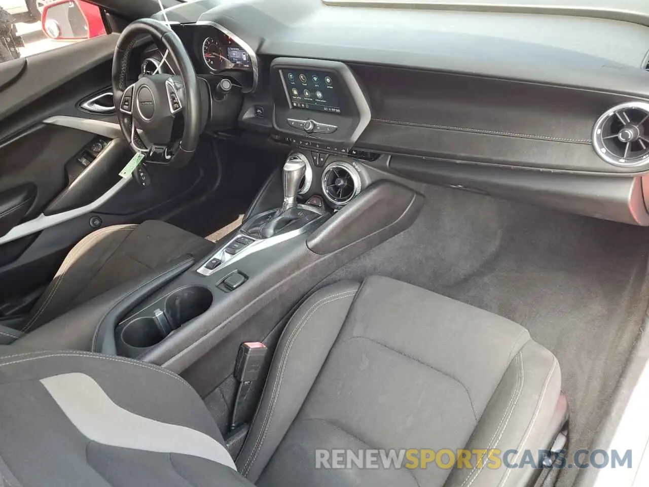8 Photograph of a damaged car 1G1FB1RX7K0120982 CHEVROLET CAMARO 2019