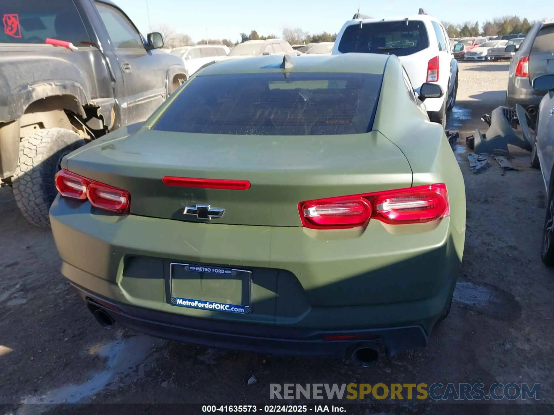 17 Photograph of a damaged car 1G1FB1RX7K0132565 CHEVROLET CAMARO 2019