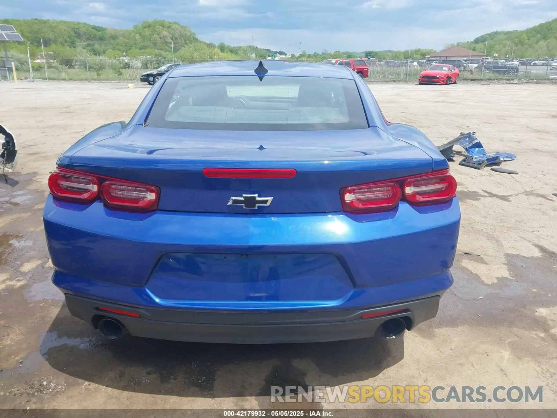 17 Photograph of a damaged car 1G1FB1RX7K0151147 CHEVROLET CAMARO 2019