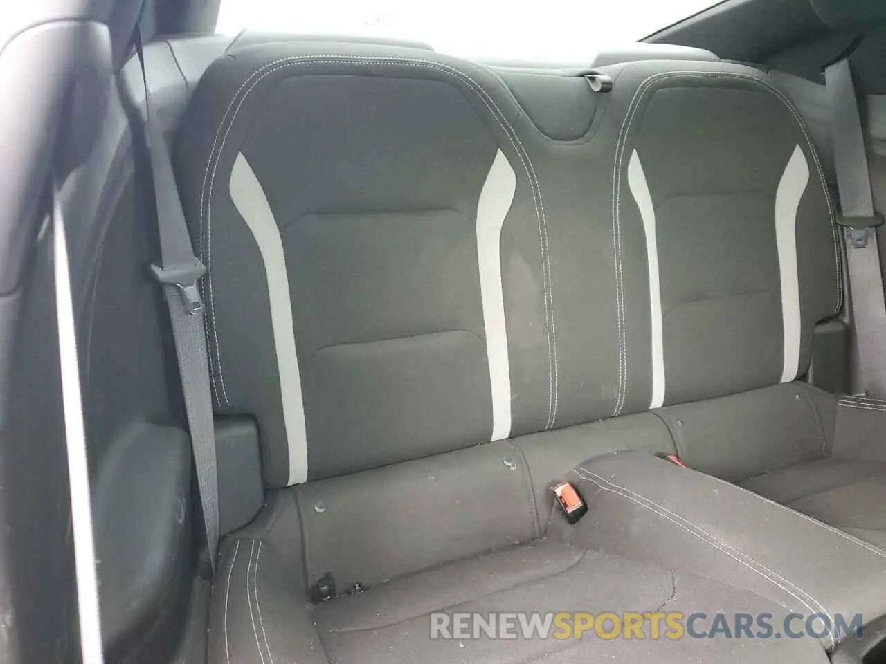10 Photograph of a damaged car 1G1FB1RXXK0135797 CHEVROLET CAMARO 2019