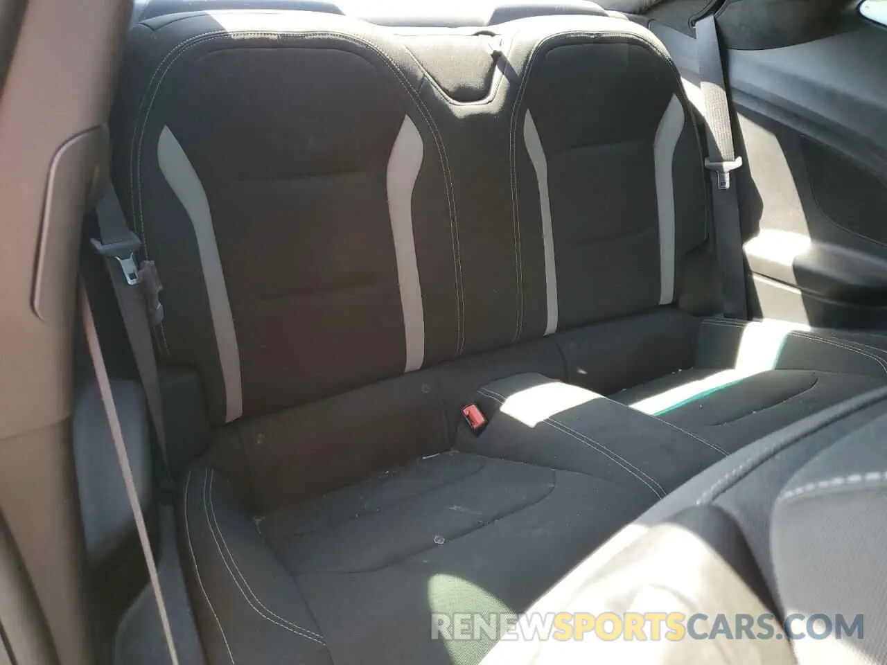 10 Photograph of a damaged car 1G1FB1RXXK0159601 CHEVROLET CAMARO 2019
