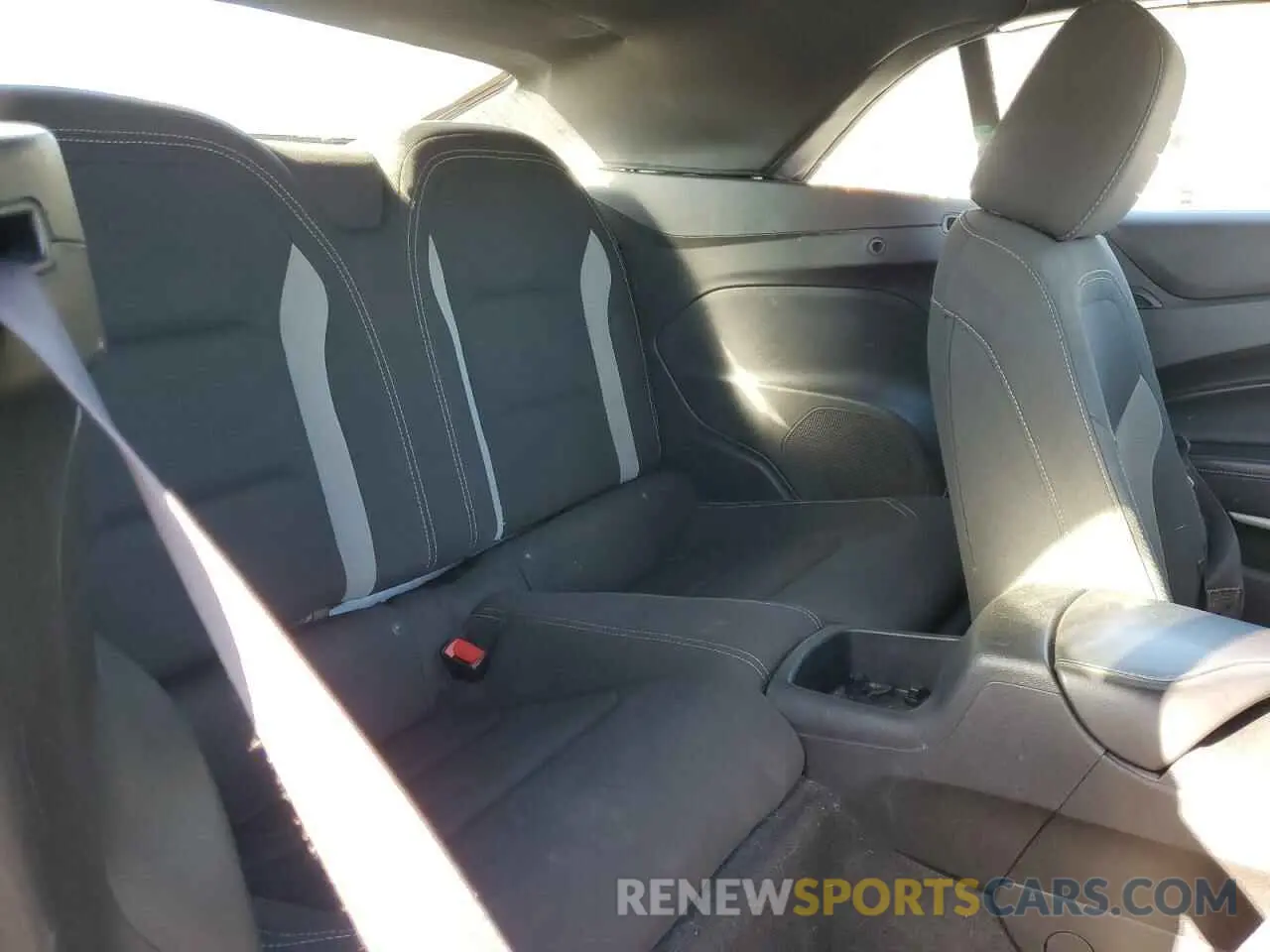 10 Photograph of a damaged car 1G1FB3DS5K0122690 CHEVROLET CAMARO 2019