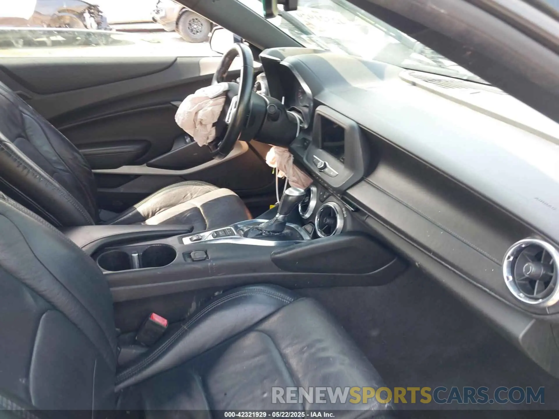 5 Photograph of a damaged car 1G1FB3DS6K0107096 CHEVROLET CAMARO 2019