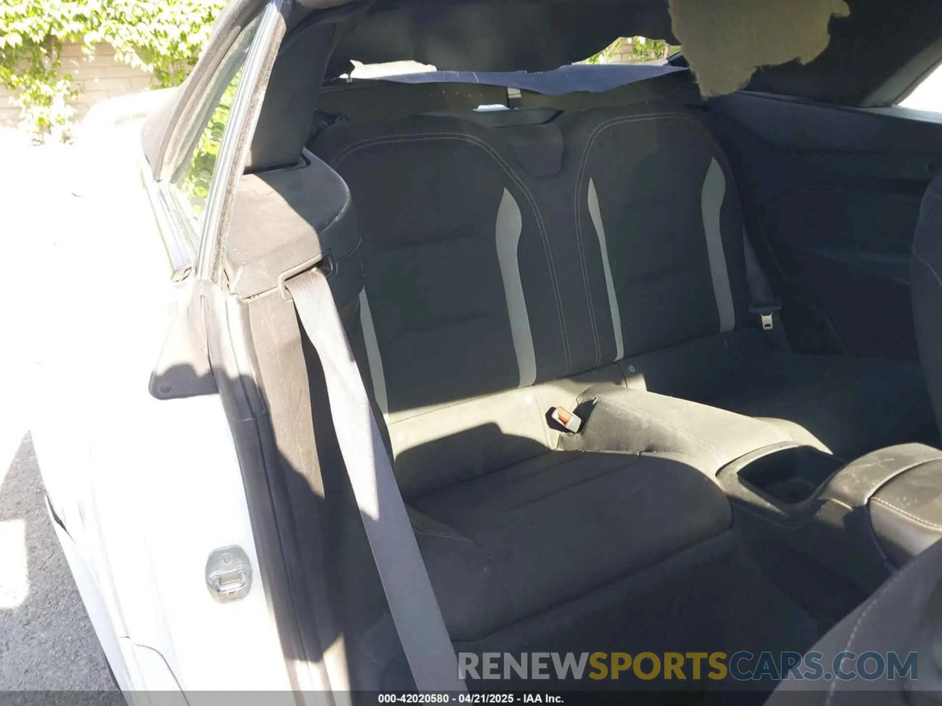 8 Photograph of a damaged car 1G1FB3DS7K0120438 CHEVROLET CAMARO 2019