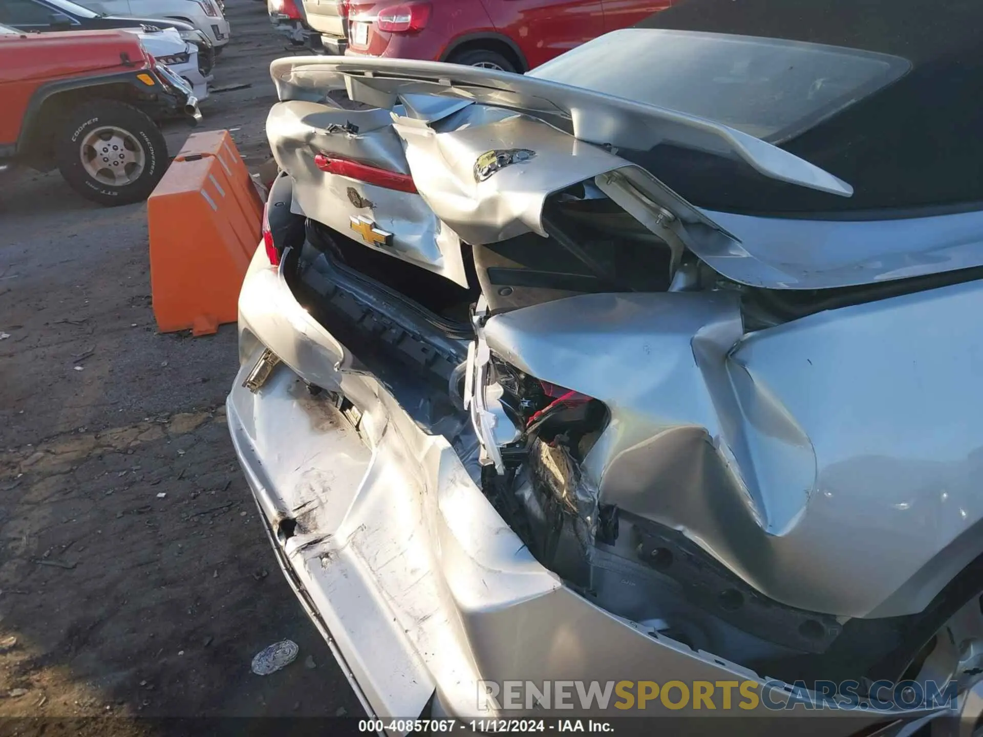 17 Photograph of a damaged car 1G1FB3DS7K0124988 CHEVROLET CAMARO 2019