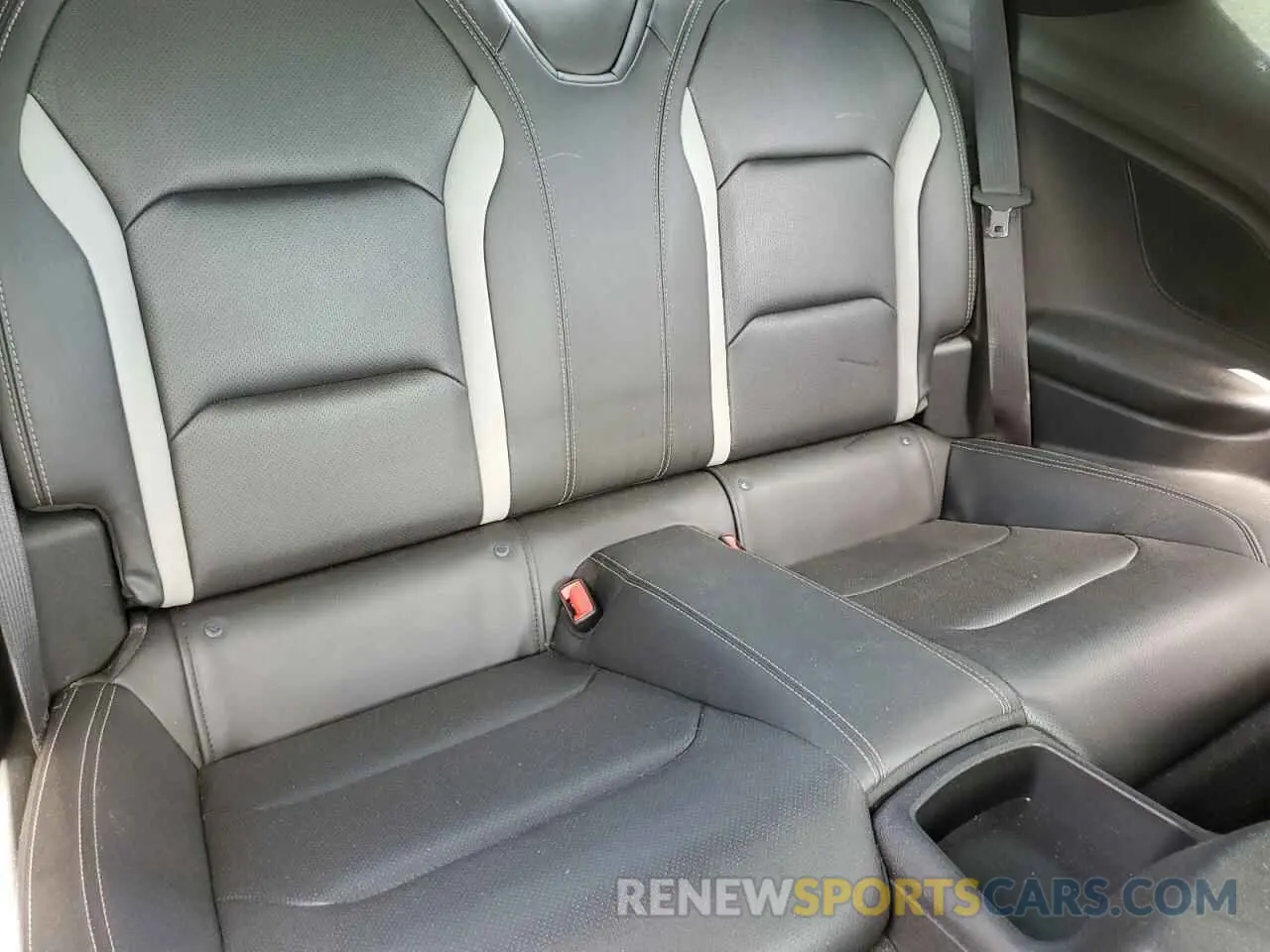 10 Photograph of a damaged car 1G1FD1RS0K0128033 CHEVROLET CAMARO 2019